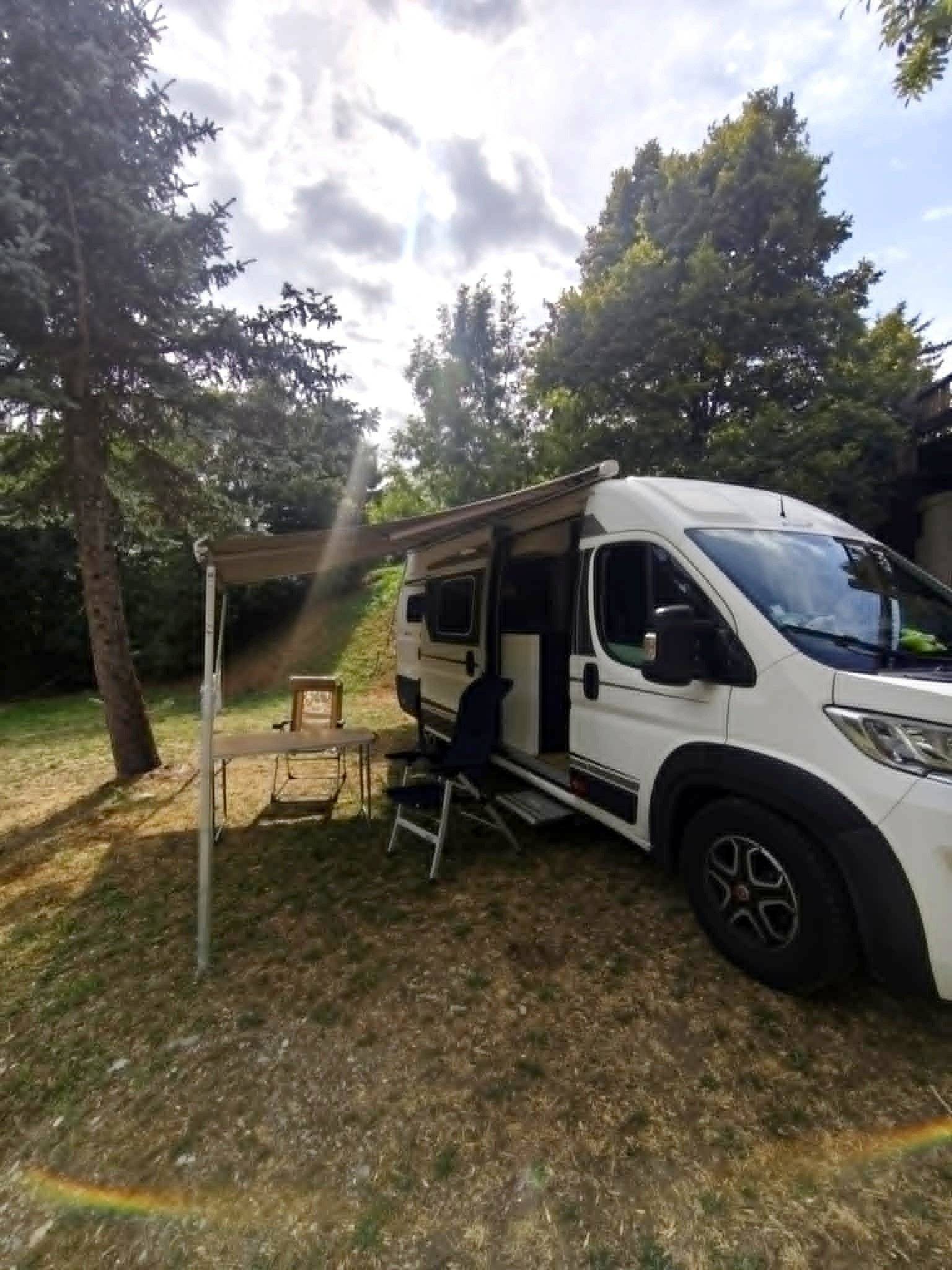 Front view from 3/4 Citroën Citroën jumper - Yescapa