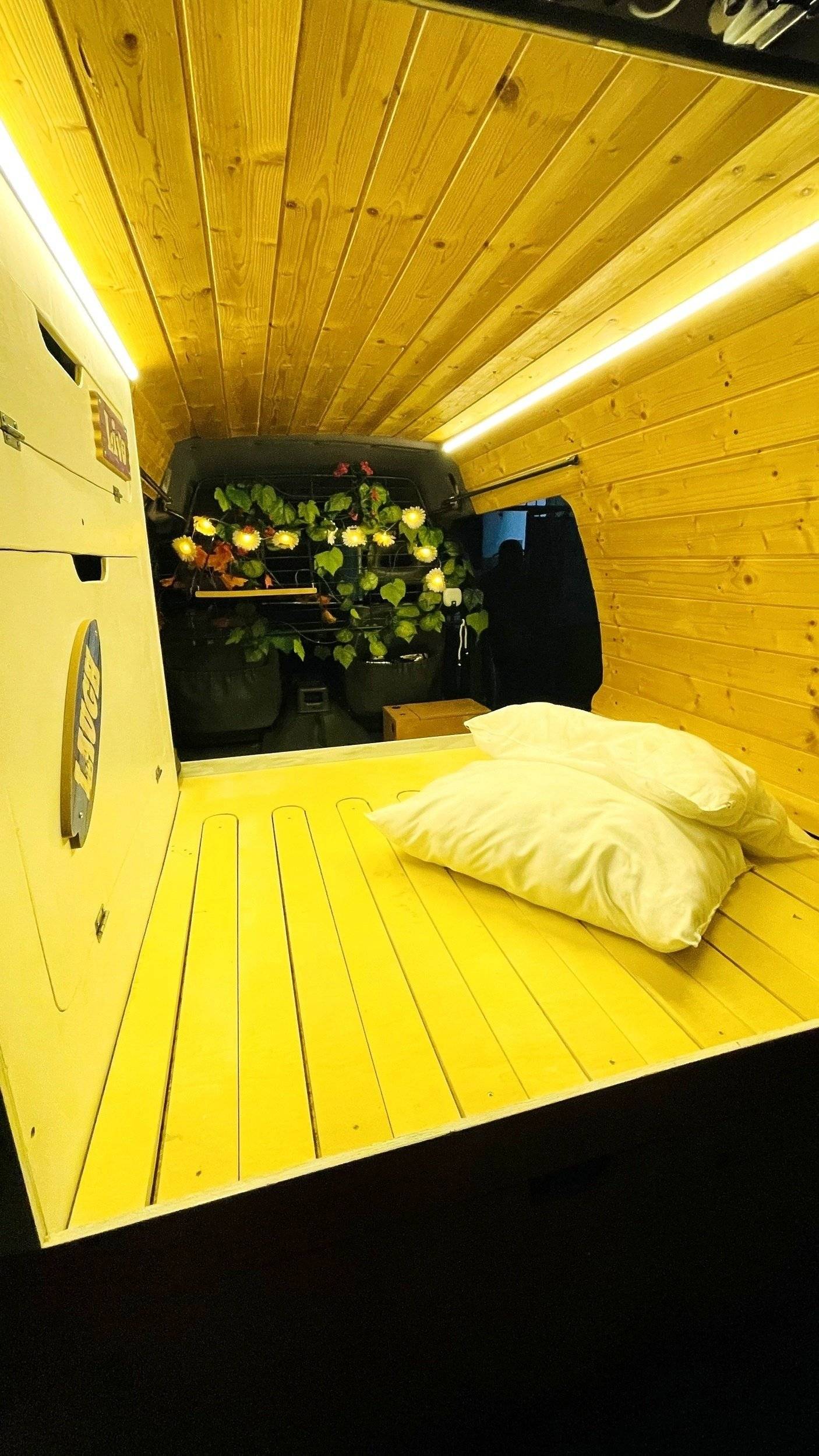 Couchages Nissan Vanette - Yescapa
