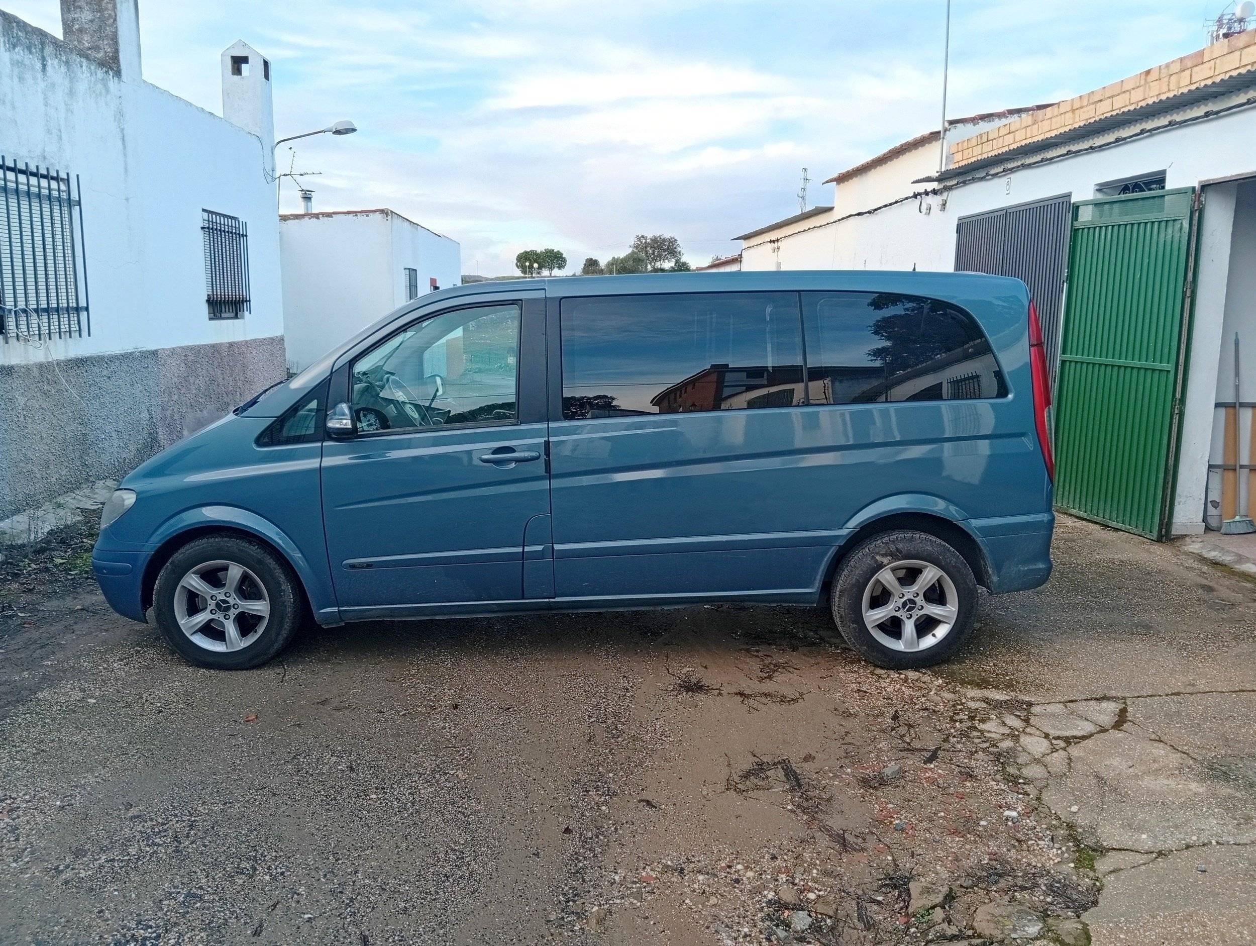 Voorkant 3/4 Mercedes Mercedes - Yescapa