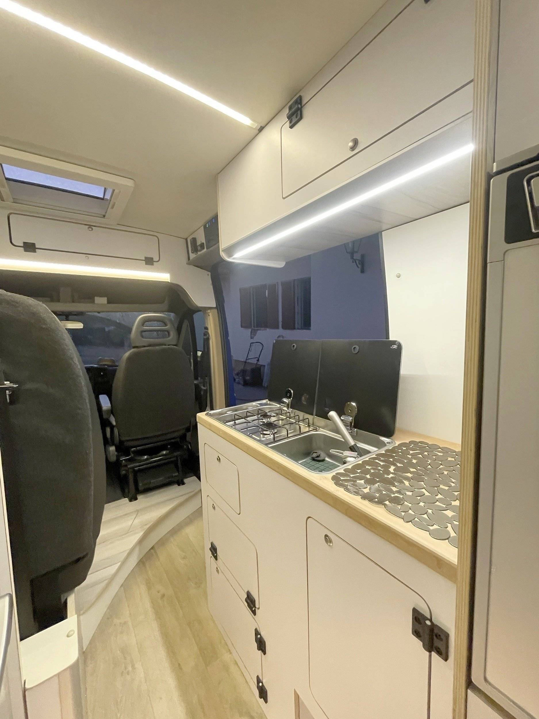 Kitchen Peugeot Boxer 2,0 l 130 ch - Yescapa