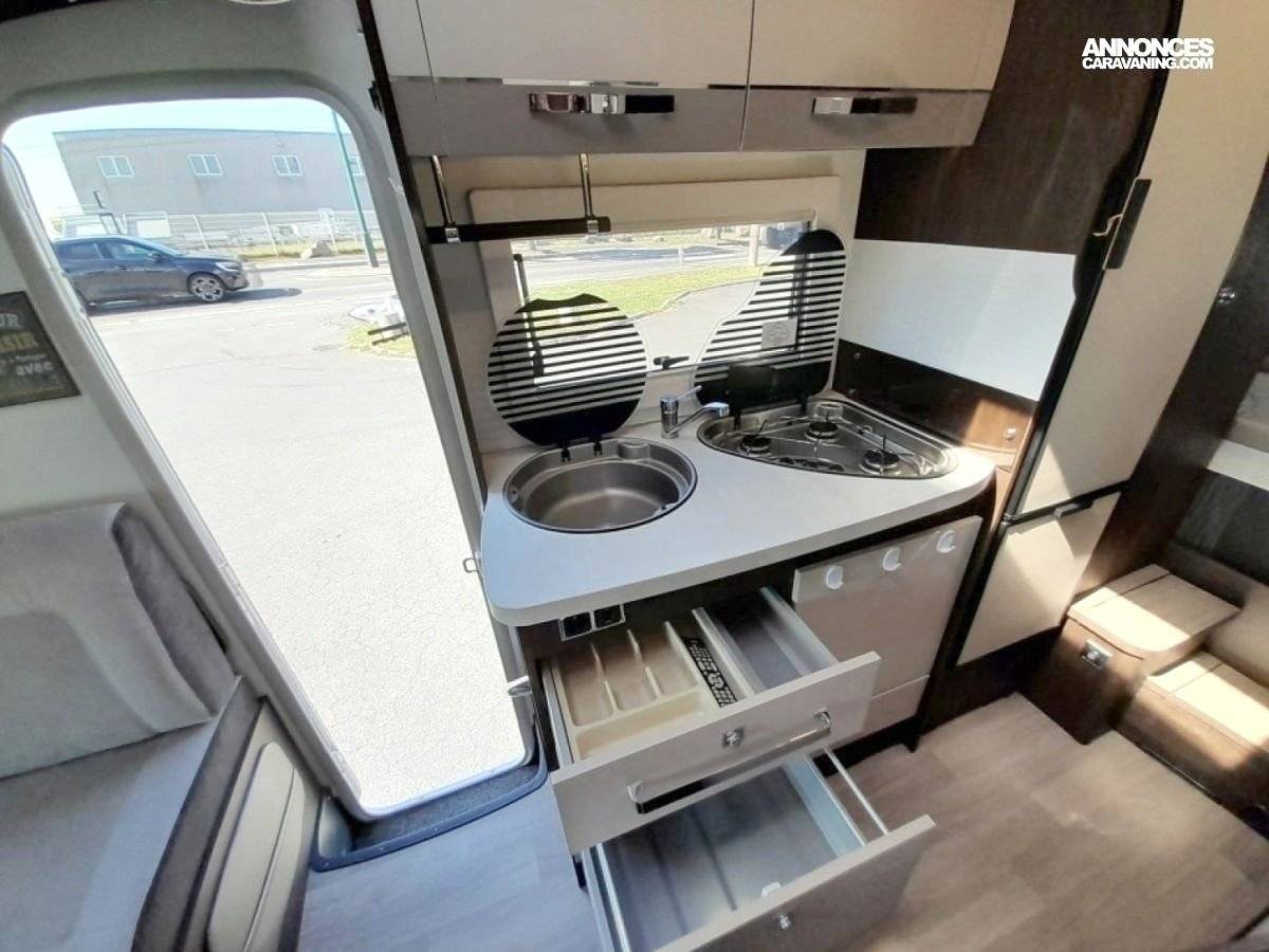 Berth Ford Custom 170 ch - Yescapa