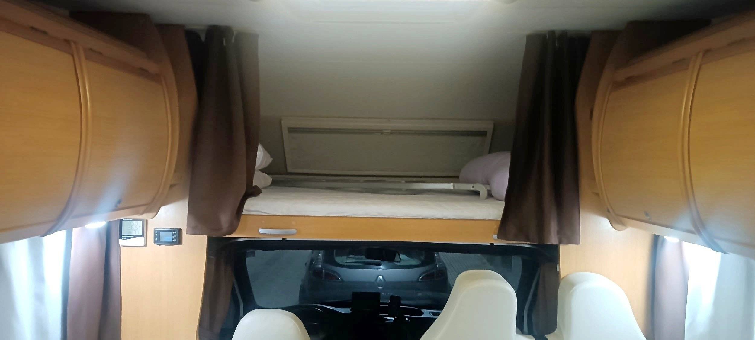 Letti Ford Transit 2,4 l 140 ch - Yescapa