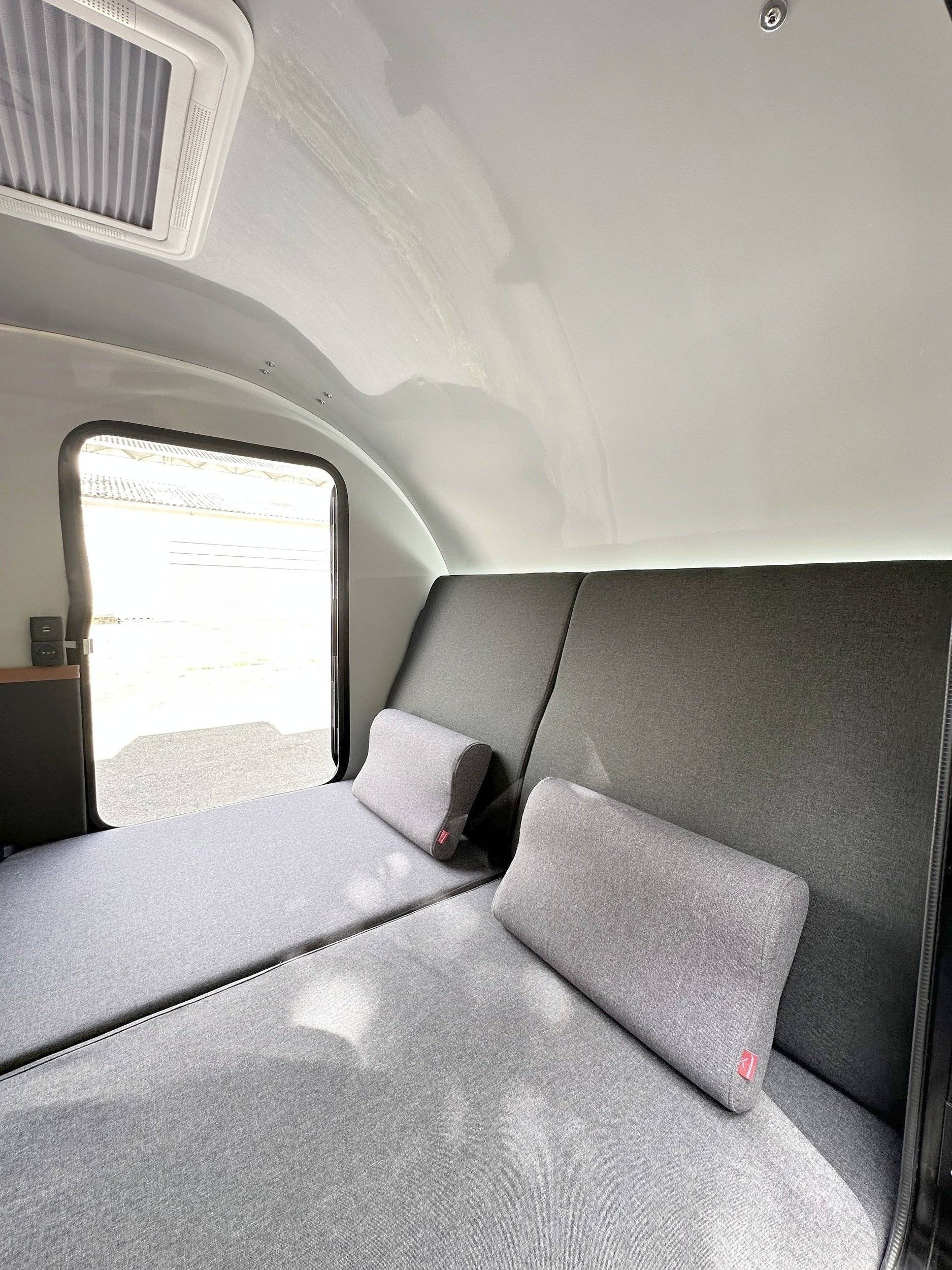 Couchages Hero Camper  Hero Camper - Yescapa