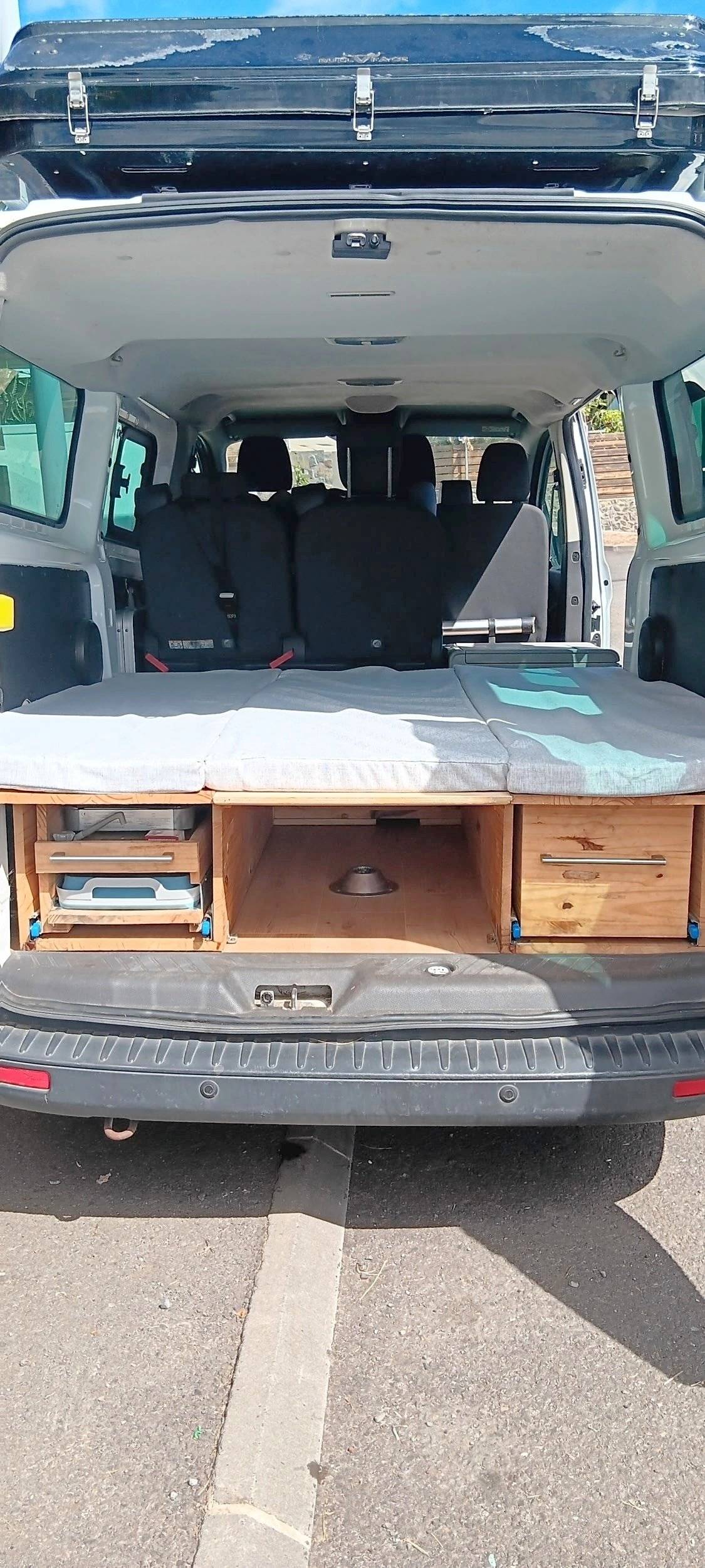 Letti Ford Transit 2,2 l 125 ch - Yescapa