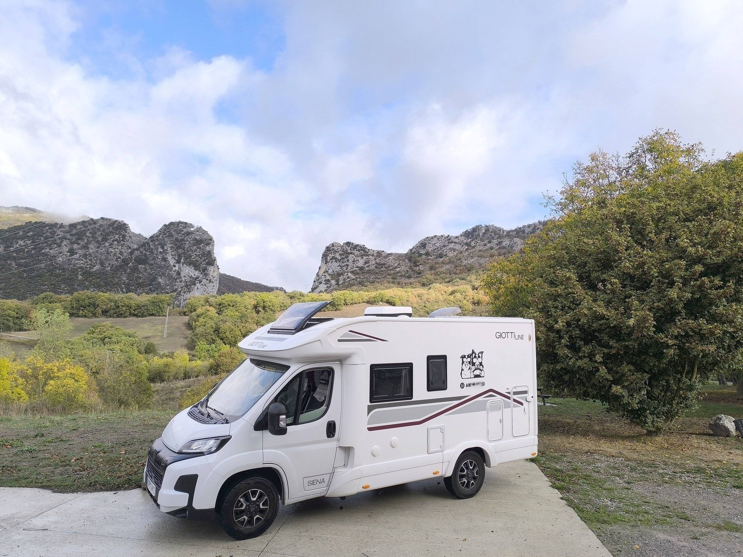 schräge Vorderansicht Peugeot Peugeot boxer - Yescapa