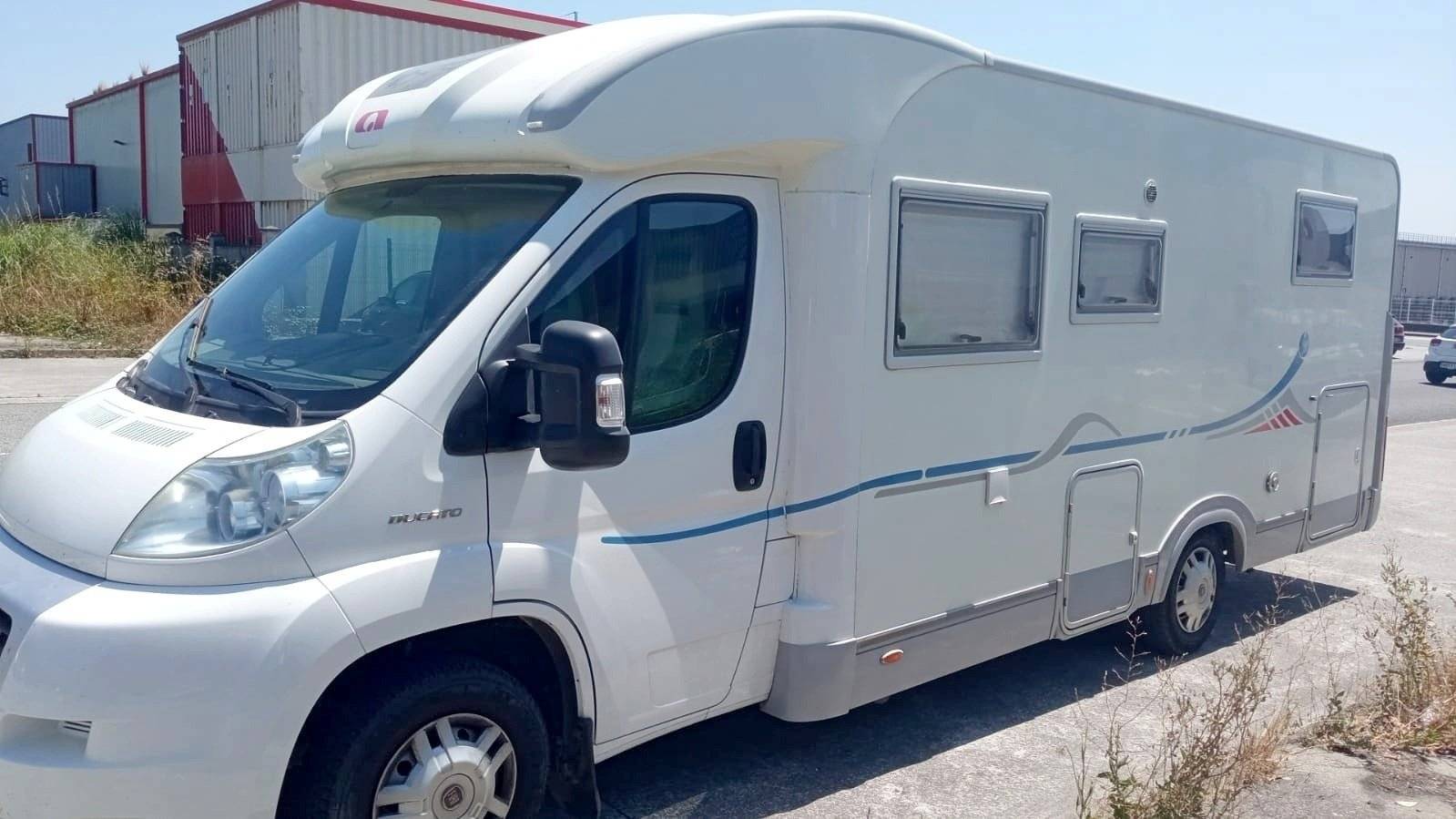 schräge Vorderansicht Iveco IVECO - Yescapa