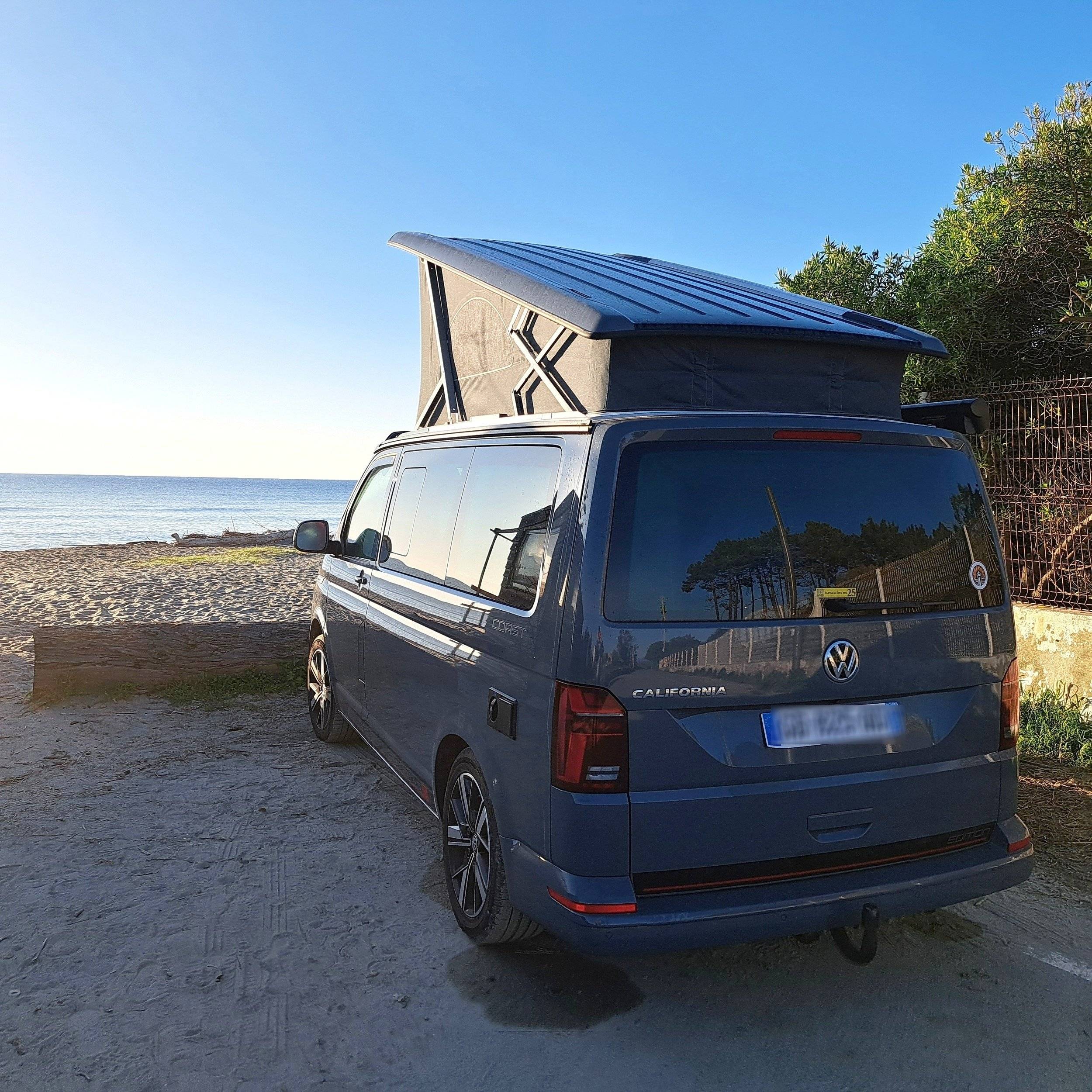 Ansicht von hinten Volkswagen T6 2,0 l TDI 150 ch - Yescapa