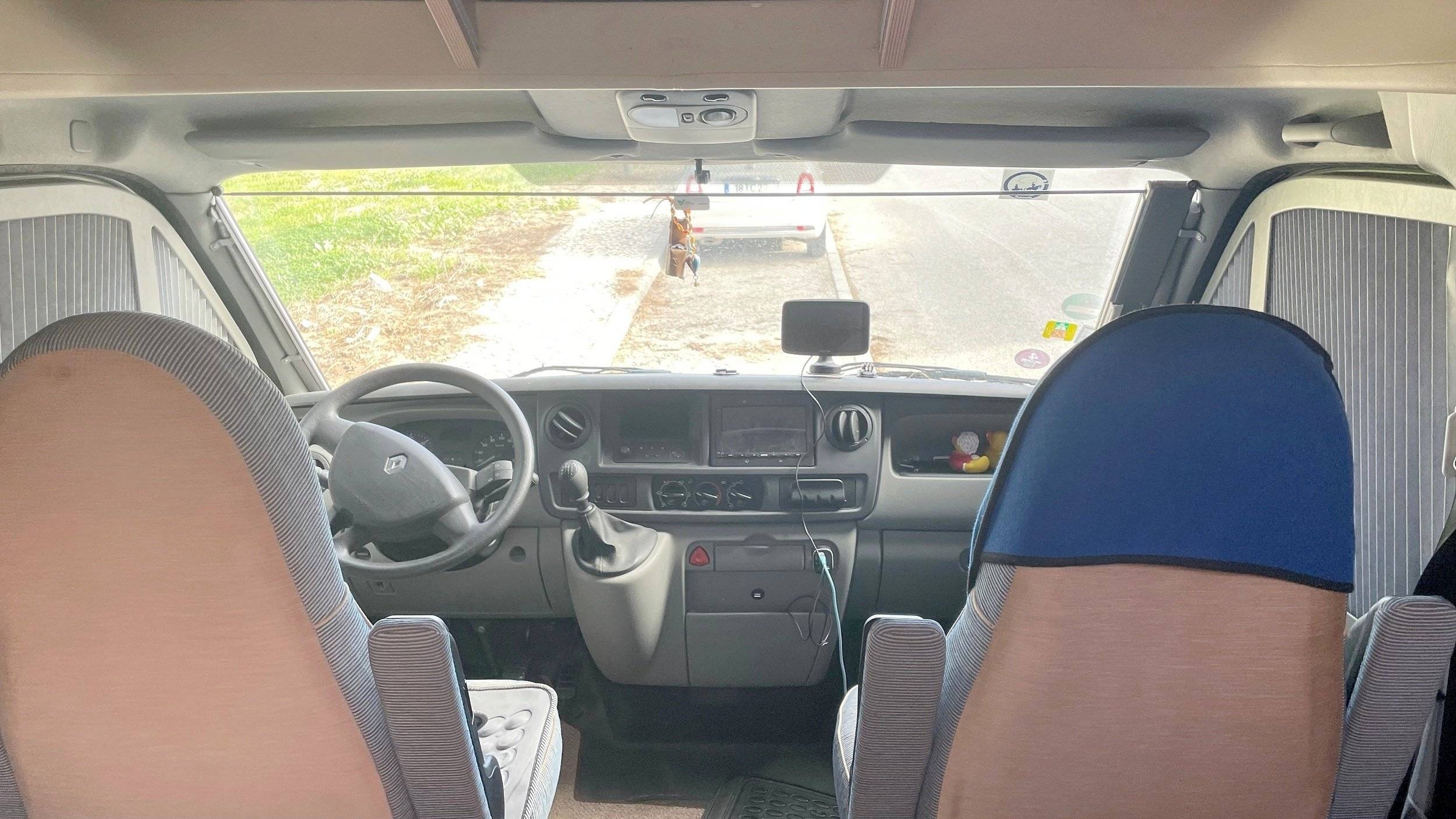 Driver's compartment Renault Renault master - Yescapa