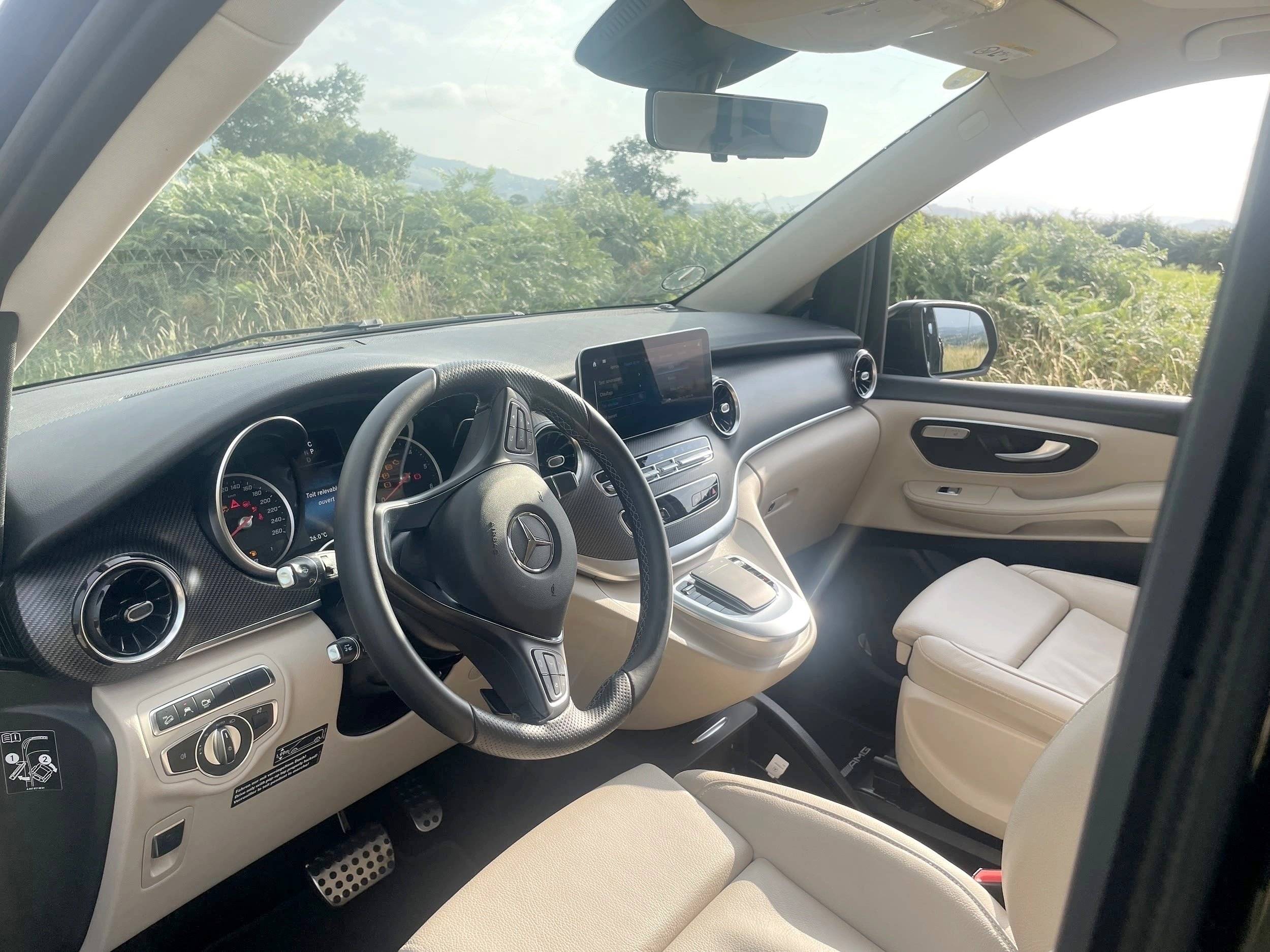 Driver's compartment Mercedes Marco Polo - Yescapa