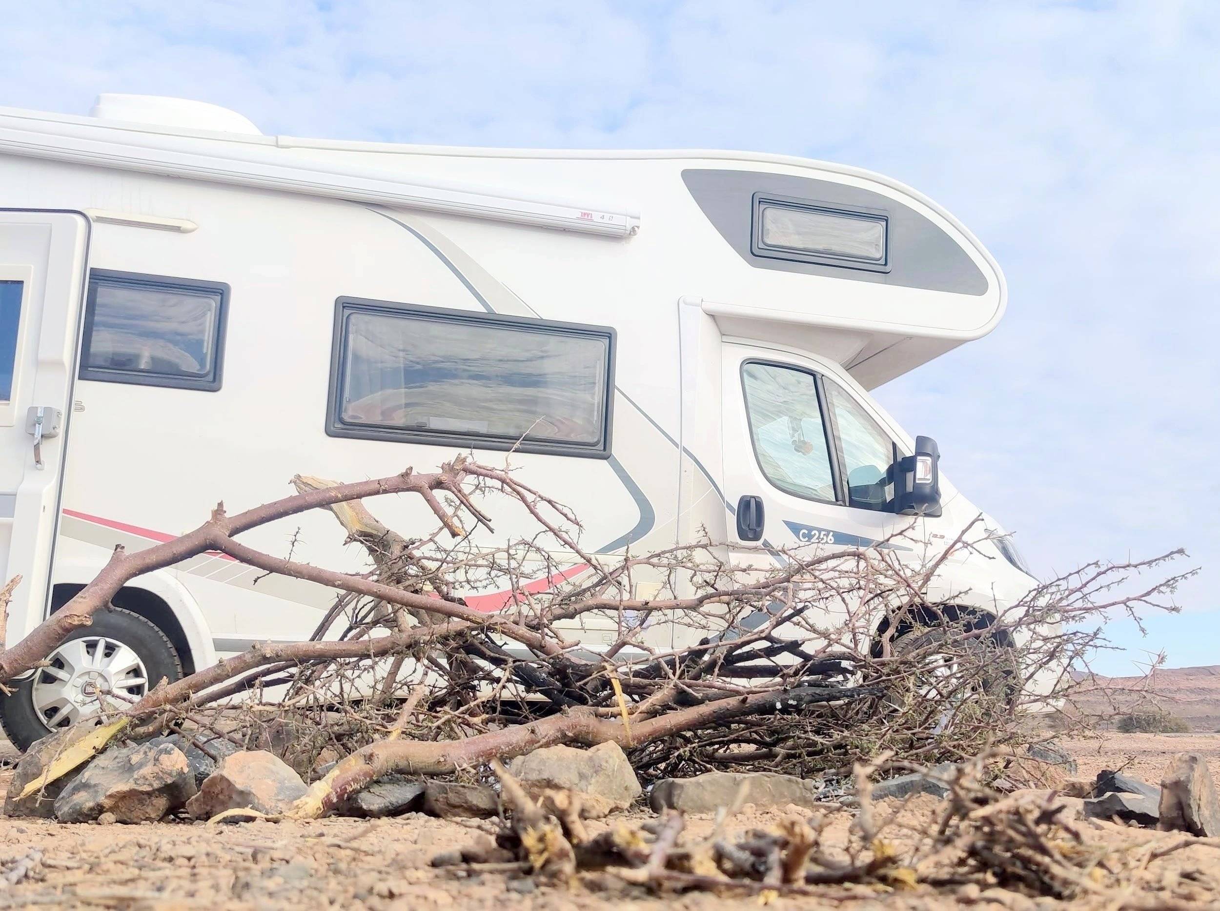 Vista del vehículo ángulo delantero Fiat 2,3 multijet 130cv - Yescapa