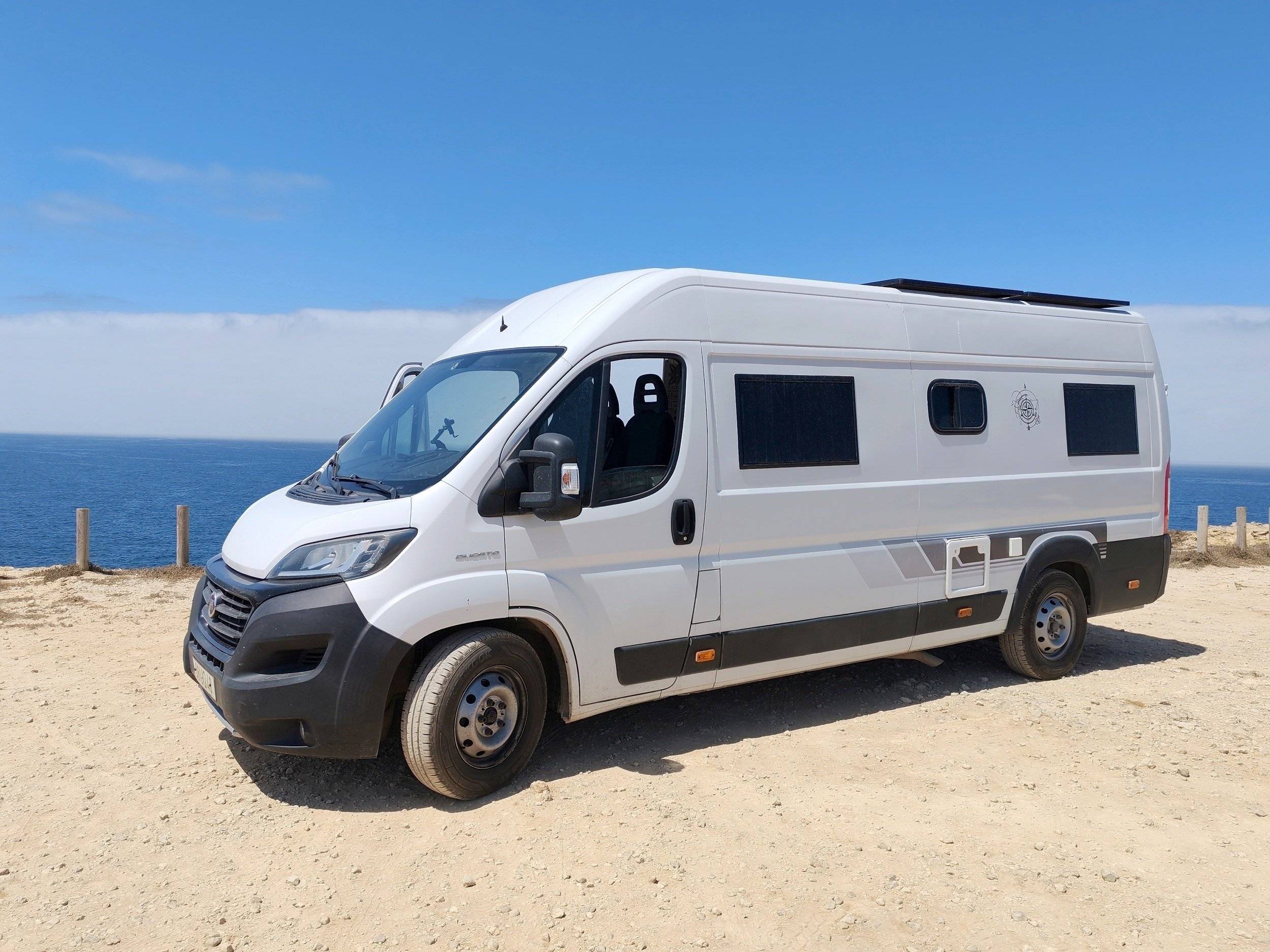 schräge Vorderansicht Fiat Ducato 2.3l 130CV - Yescapa