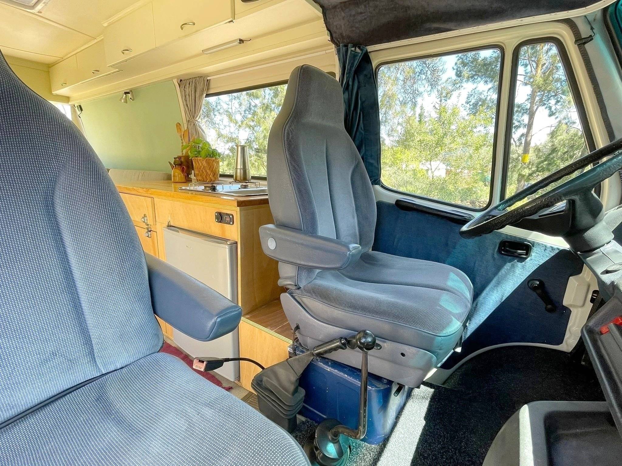 Simone Mercedes 210D 