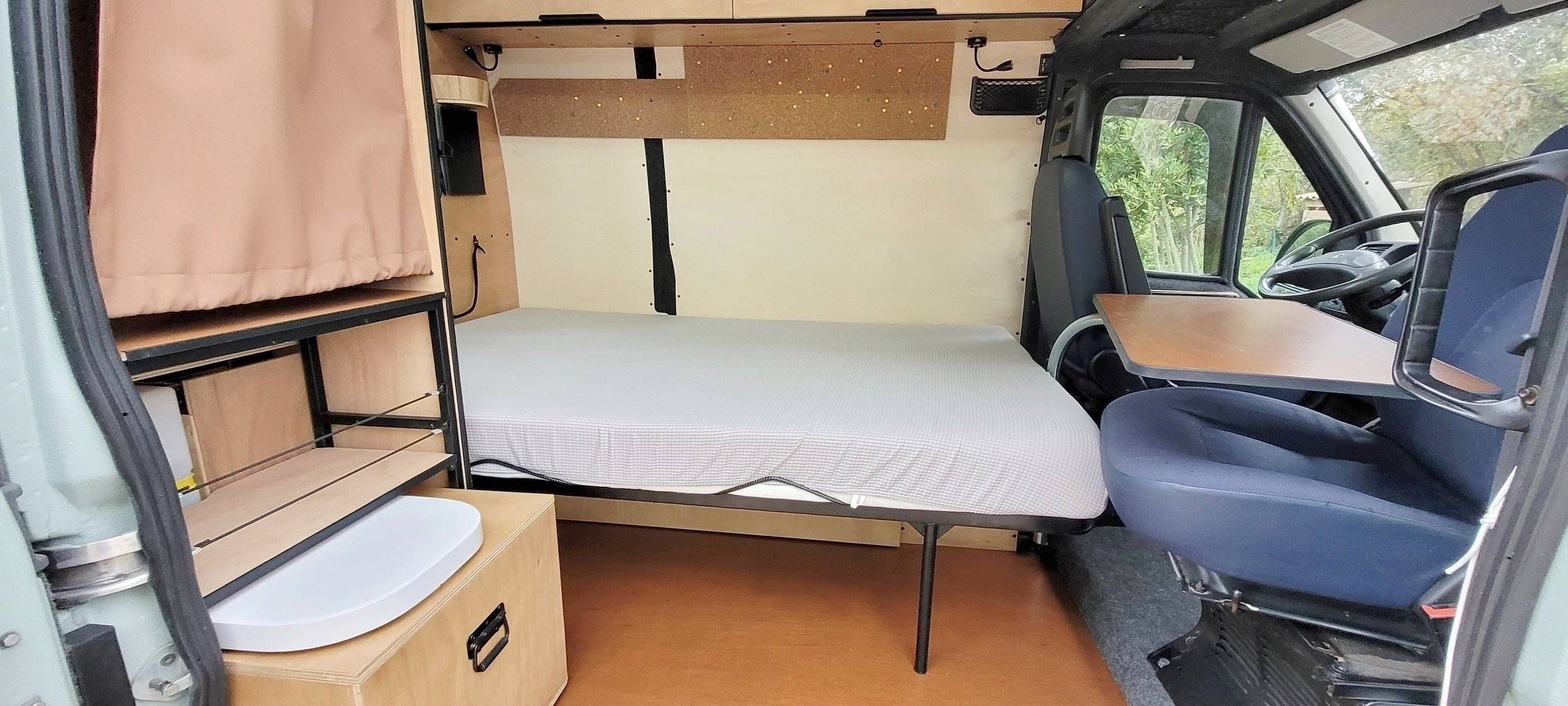 Schlafplätze Citroën jumper 2.5 TDI - Yescapa