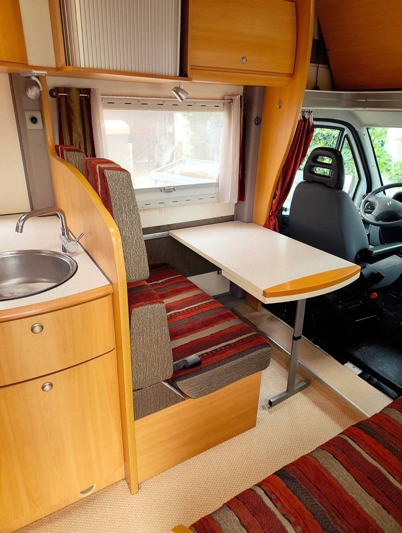 Menjador Citroën - Yescapa