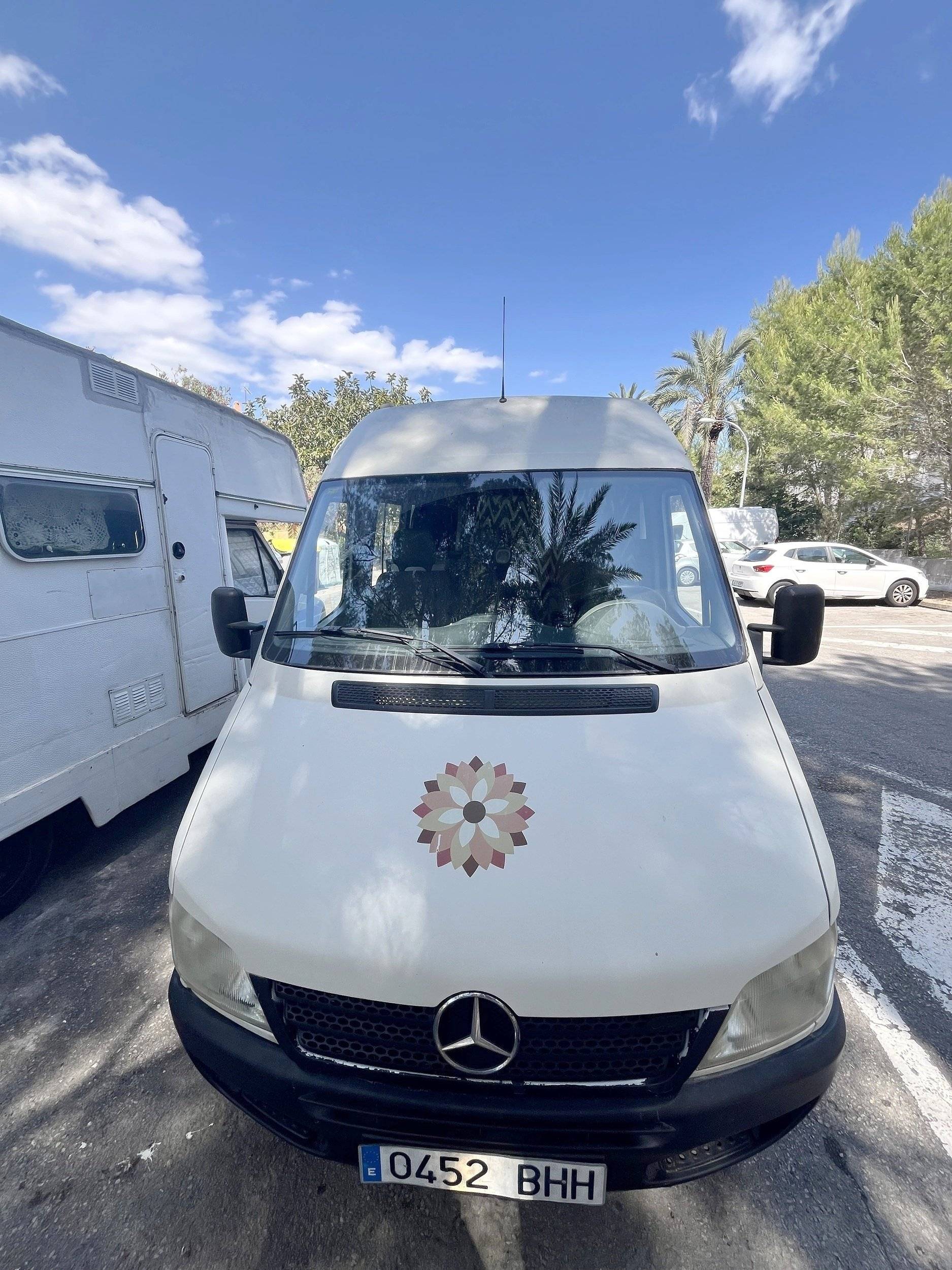 Voorkant 3/4 Mercedes - Yescapa