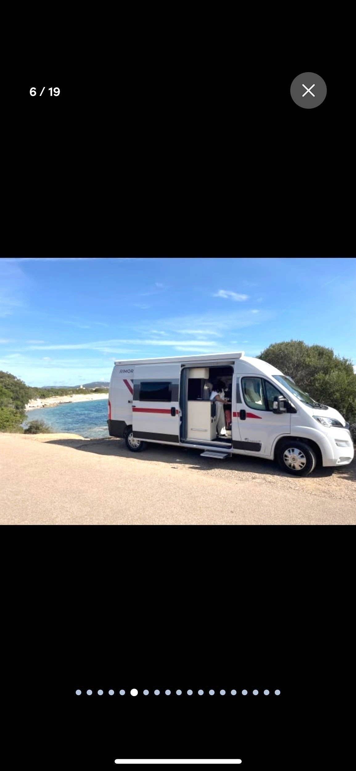 Vista del vehicle angle davanter Fiat Ducato 2,2 l JTD 130 ch. - Yescapa