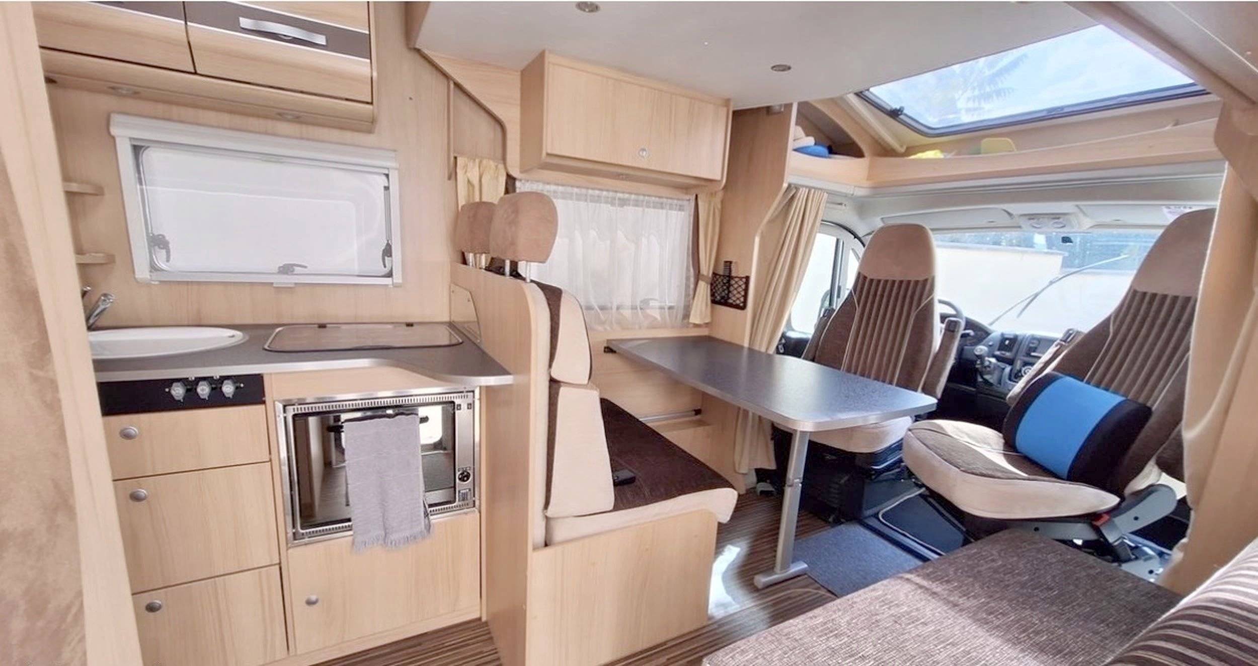 Dinette Fiat Ducato 2,3 l 130 ch - Yescapa