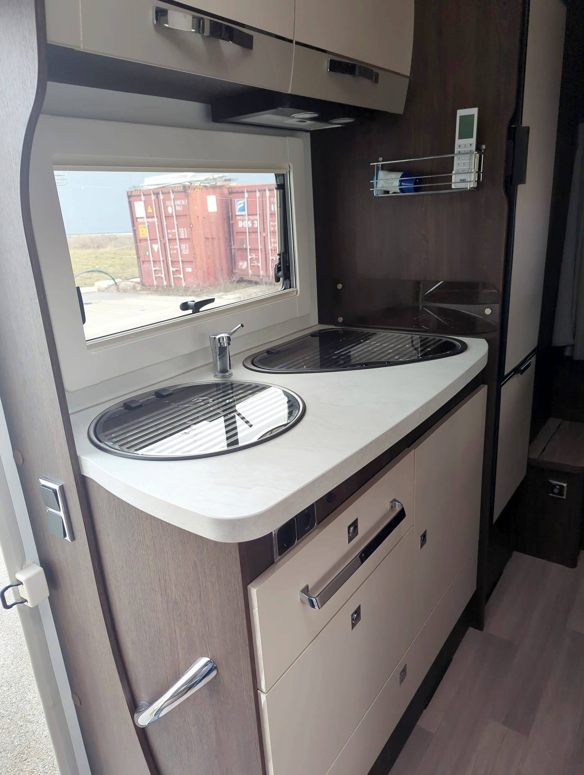 Kitchenette Ford - Yescapa