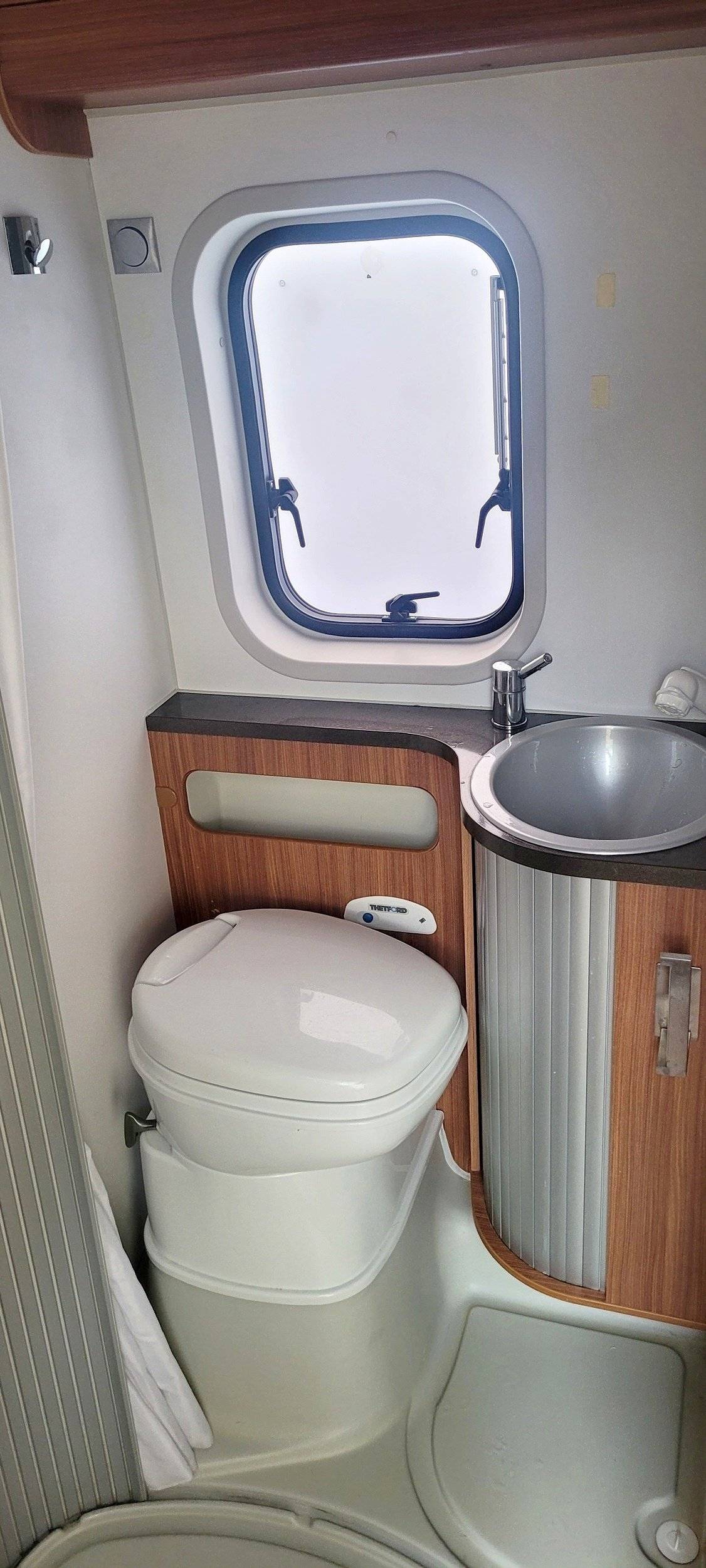 Adria 4 Twin