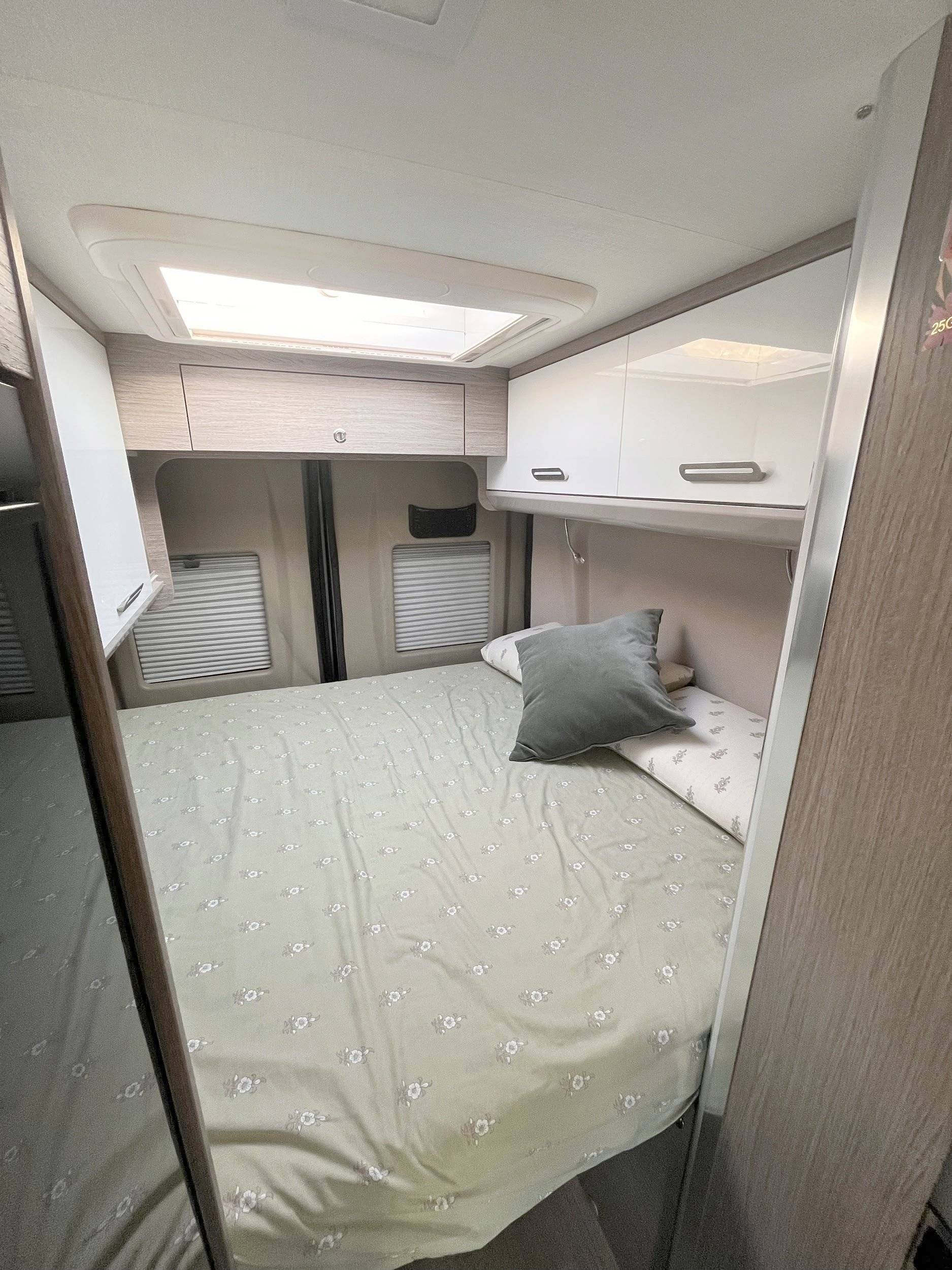 Couchages Fiat Ducato 2,3 l 130 ch - Yescapa