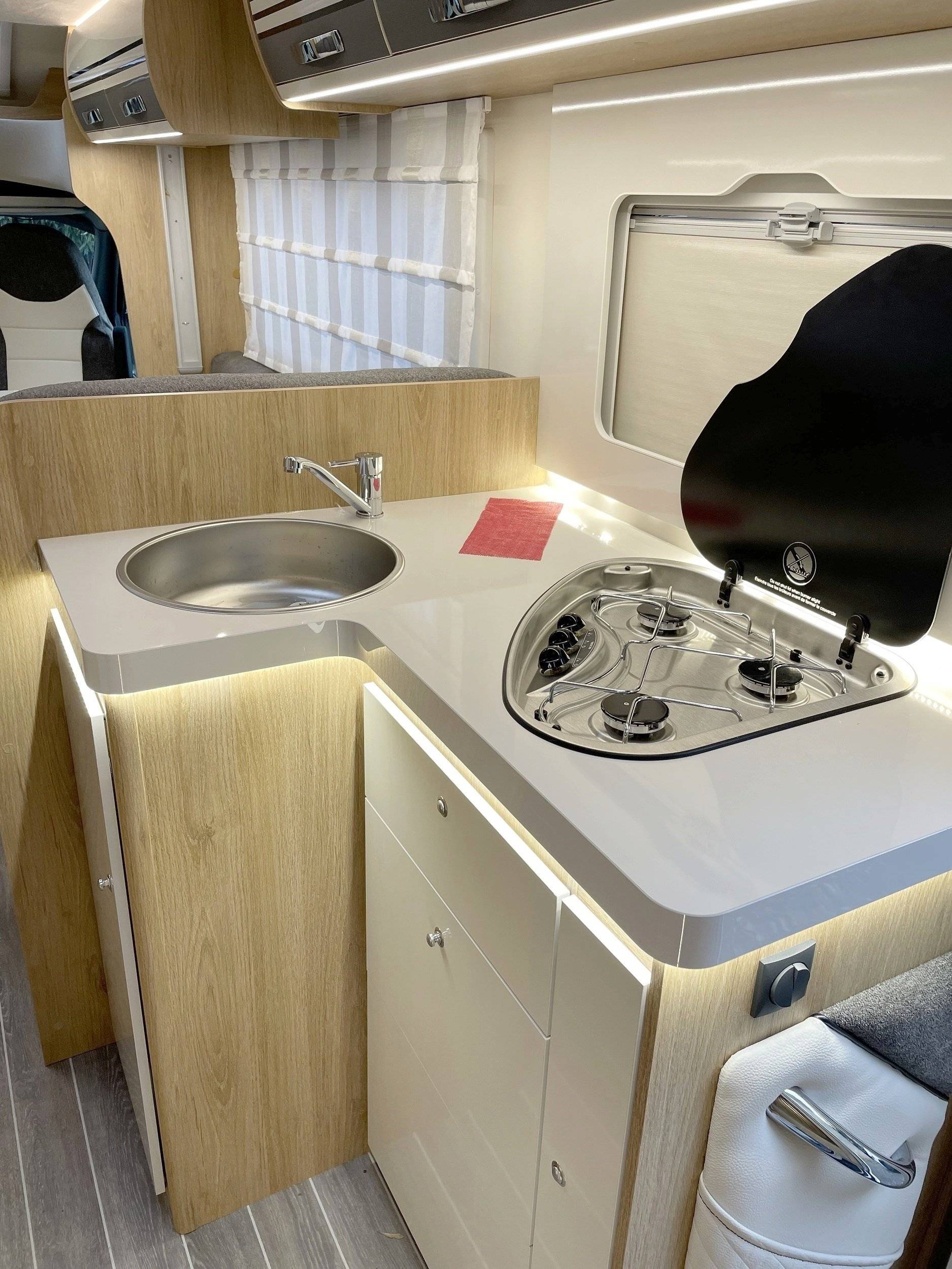 C.I. Ford Transit 170