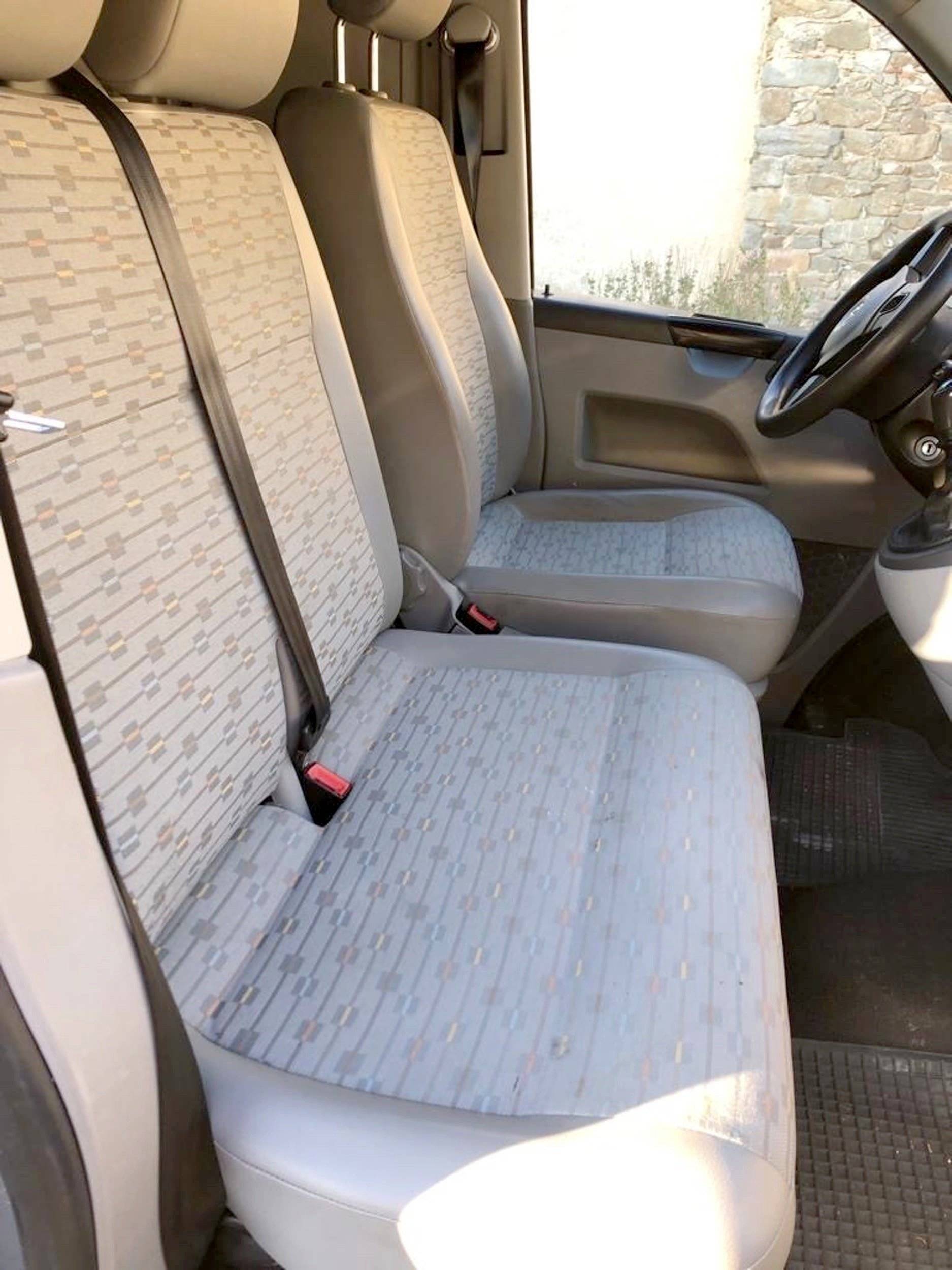 Driver's compartment Volkswagen T5 2 l 84 ch - Yescapa