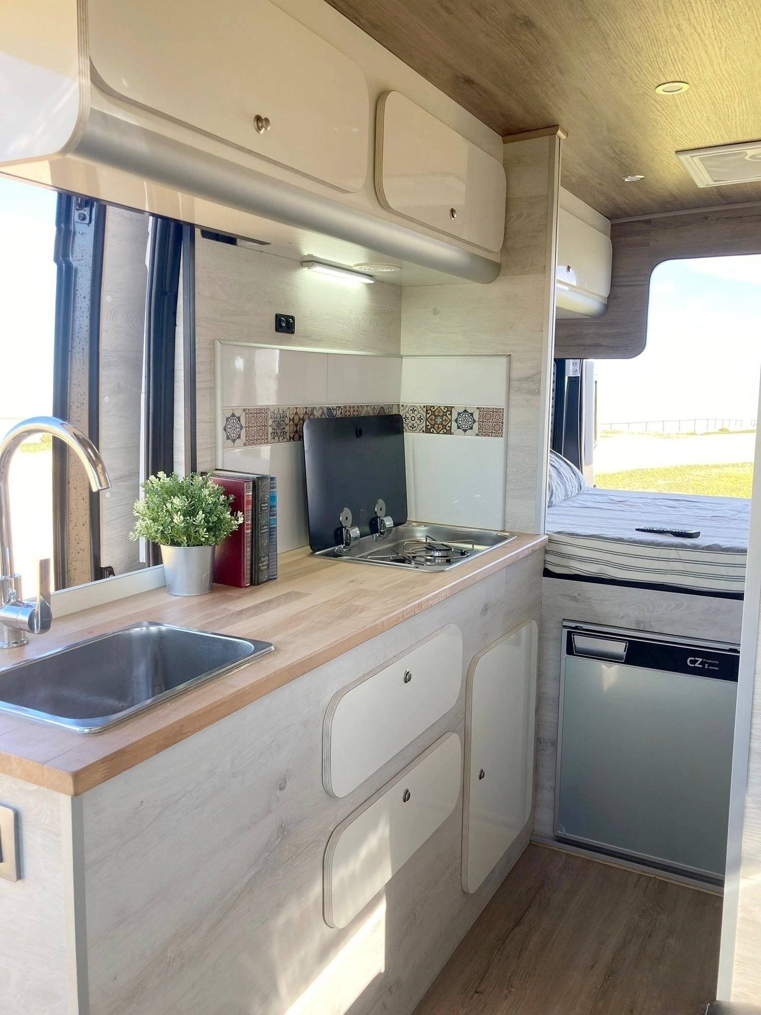 Kitchen Fiat Ducato 2.3l 130CV - Yescapa
