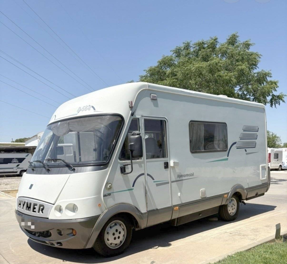 Vista del vehicle angle davanter Fiat Ducato 2.8 jtd - Yescapa