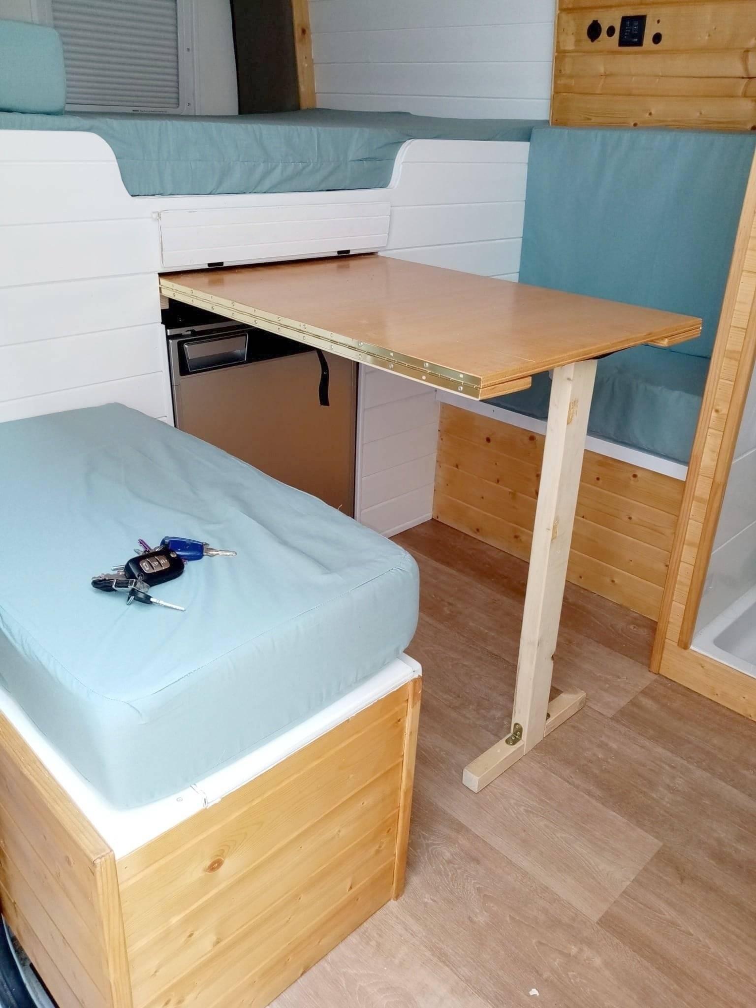 Área de jantar Renault Master 2,3 l 130 ch - Yescapa