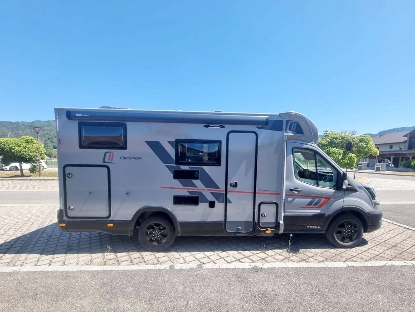 Challenger ford transit