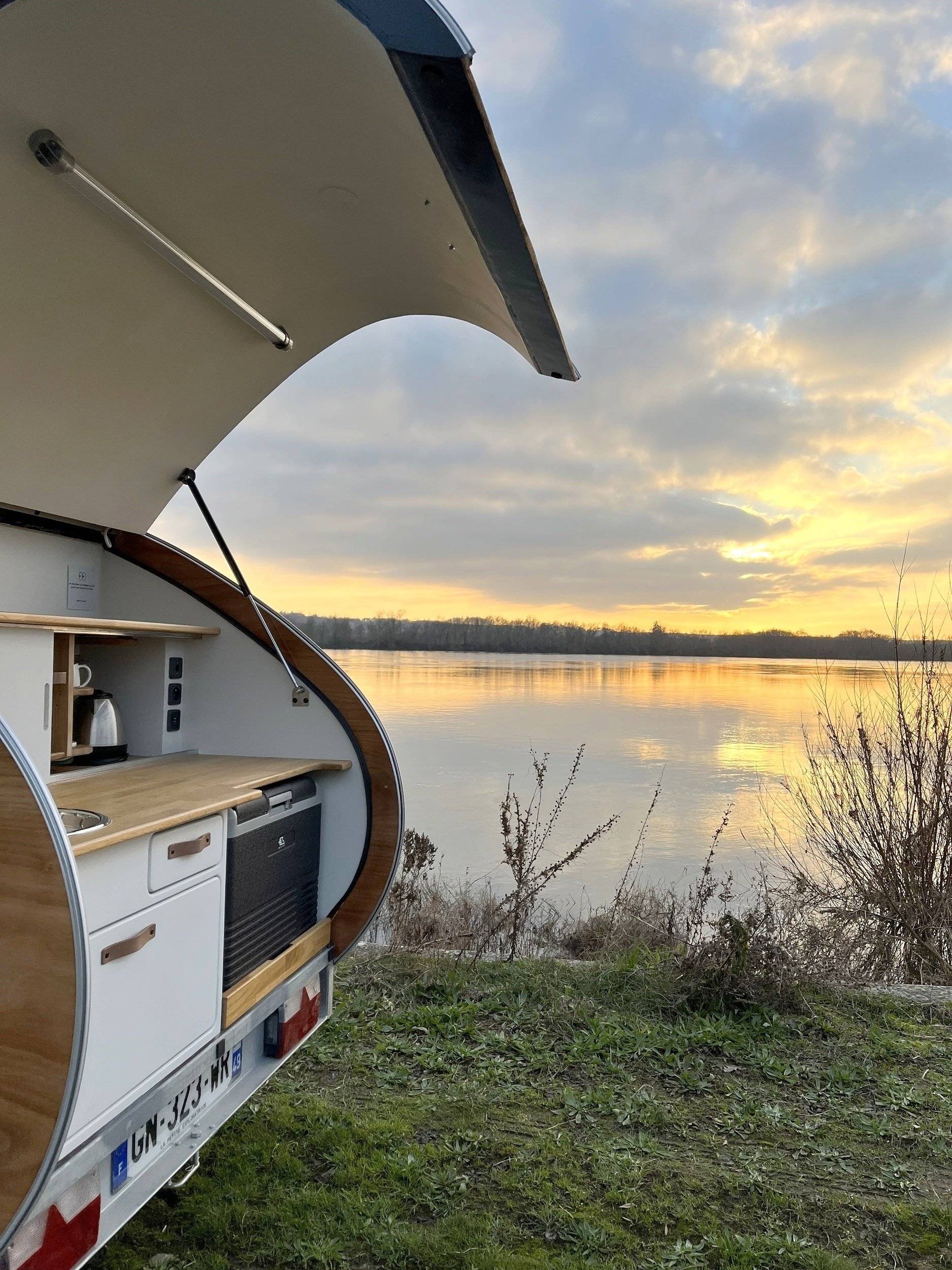 LES PETITES VOYAGEUSES 