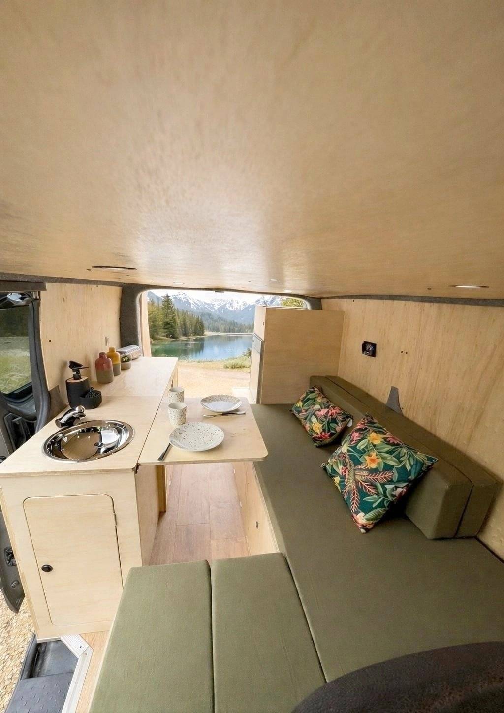 Área de jantar Opel Vivaro 1,6 l 120 ch - Yescapa