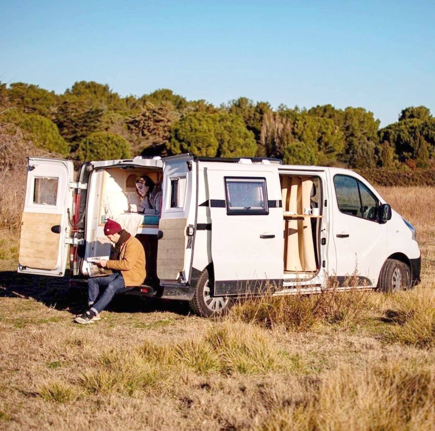 Location camping outlet van