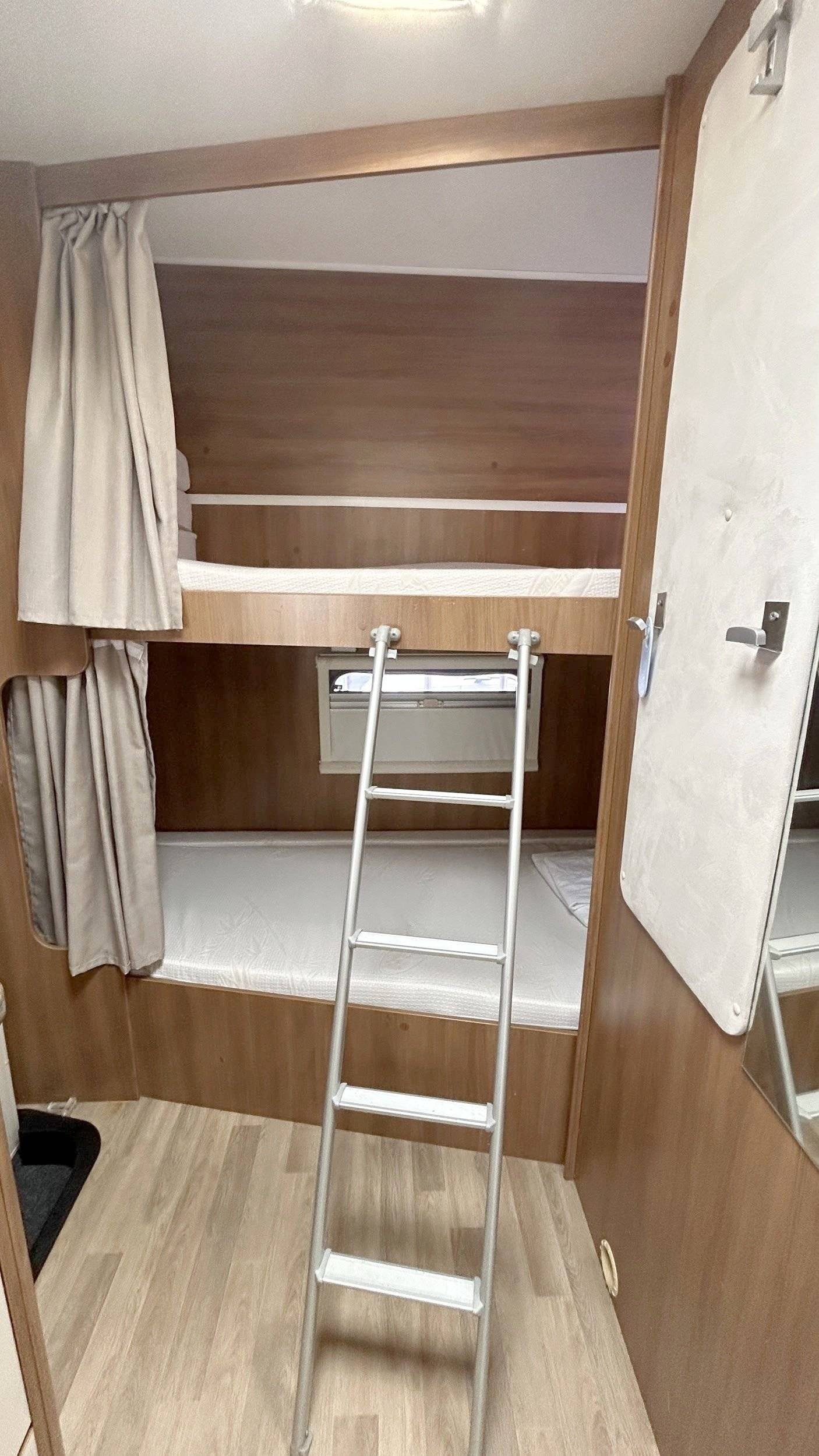Couchages Renault Rimor Katamarano 3 - Yescapa