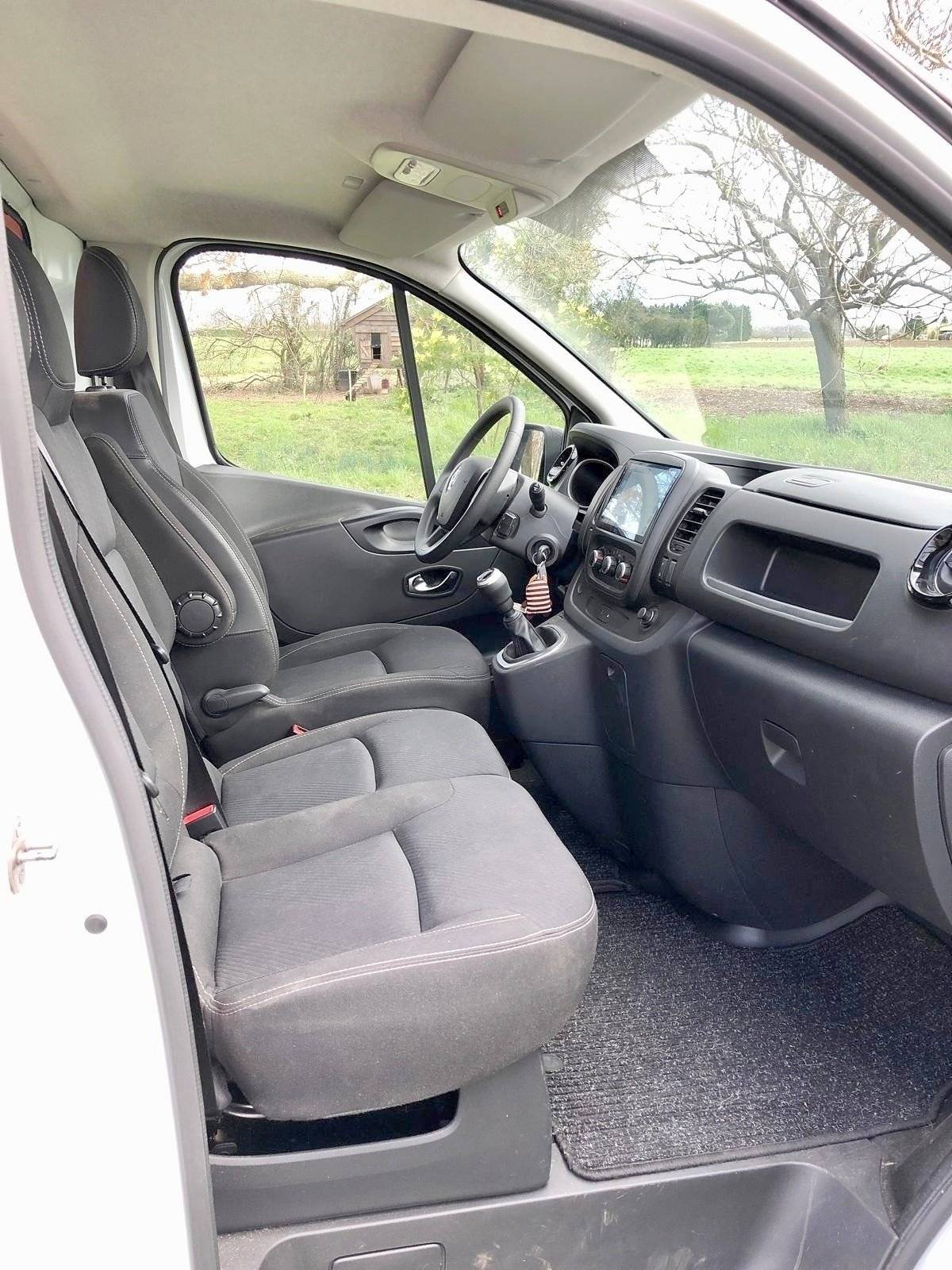 Renault Trafic 2L grand confort 145cv