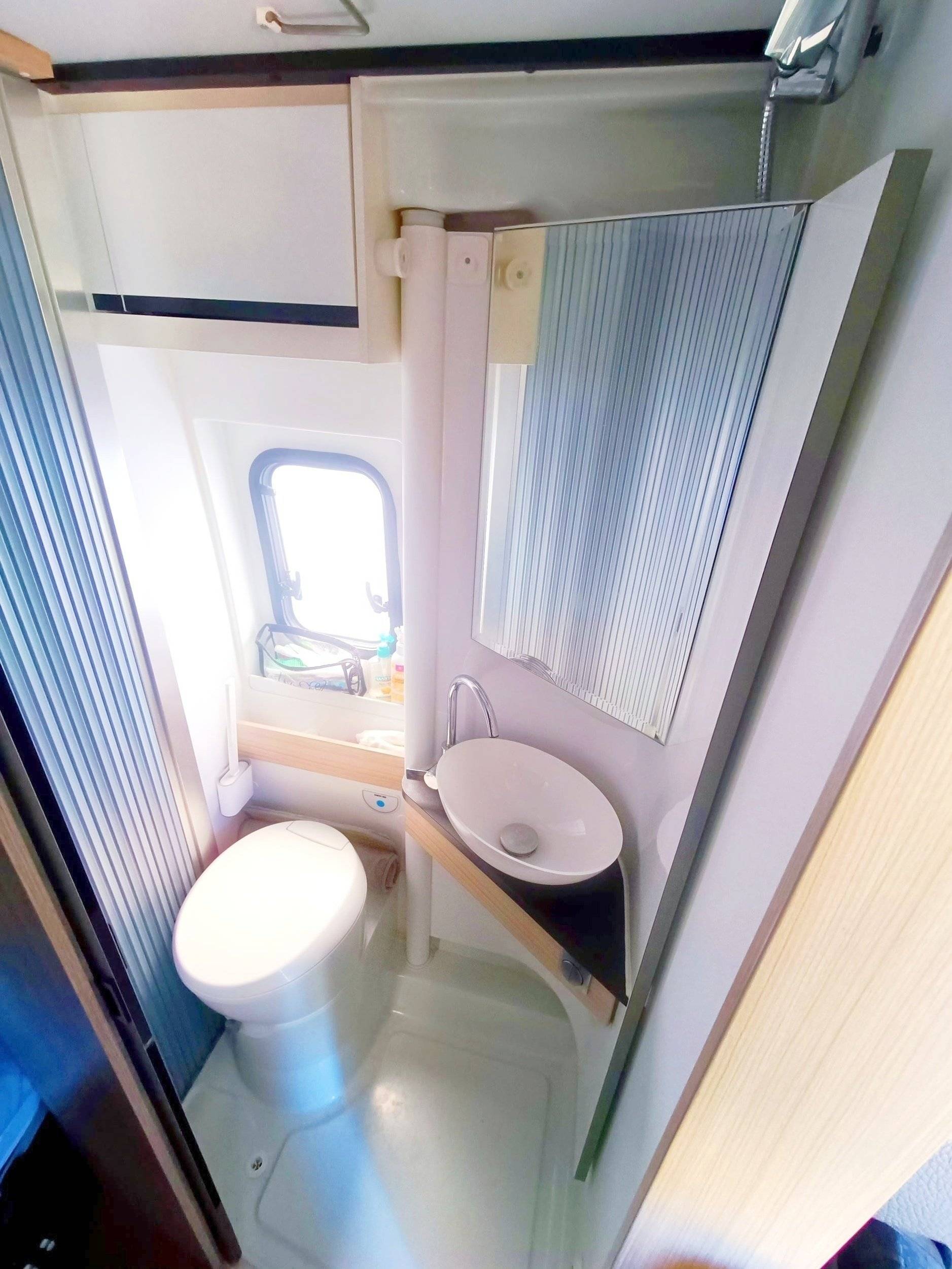 Adria Twin 600 SPB Family