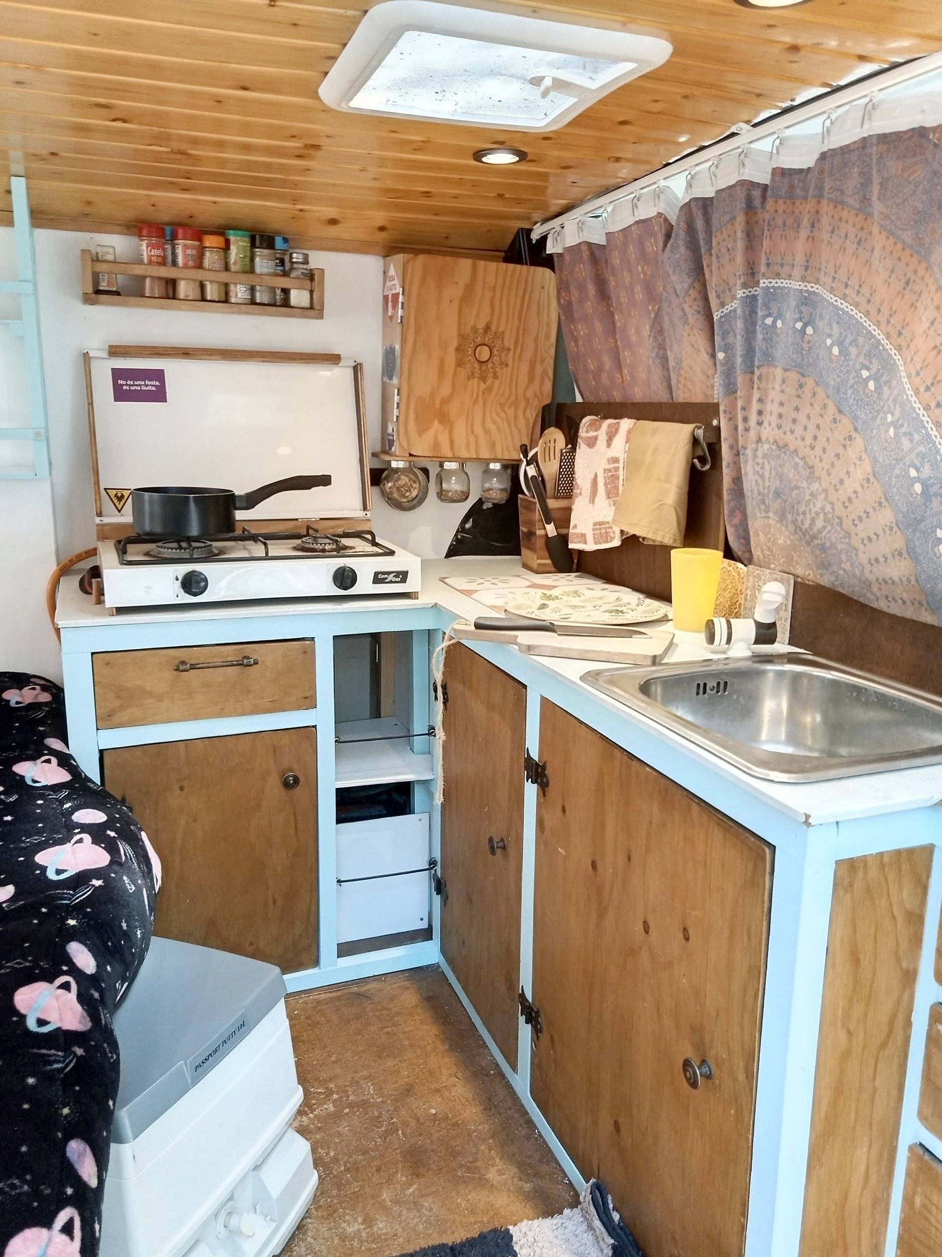 Kitchen Renault Renault - Yescapa