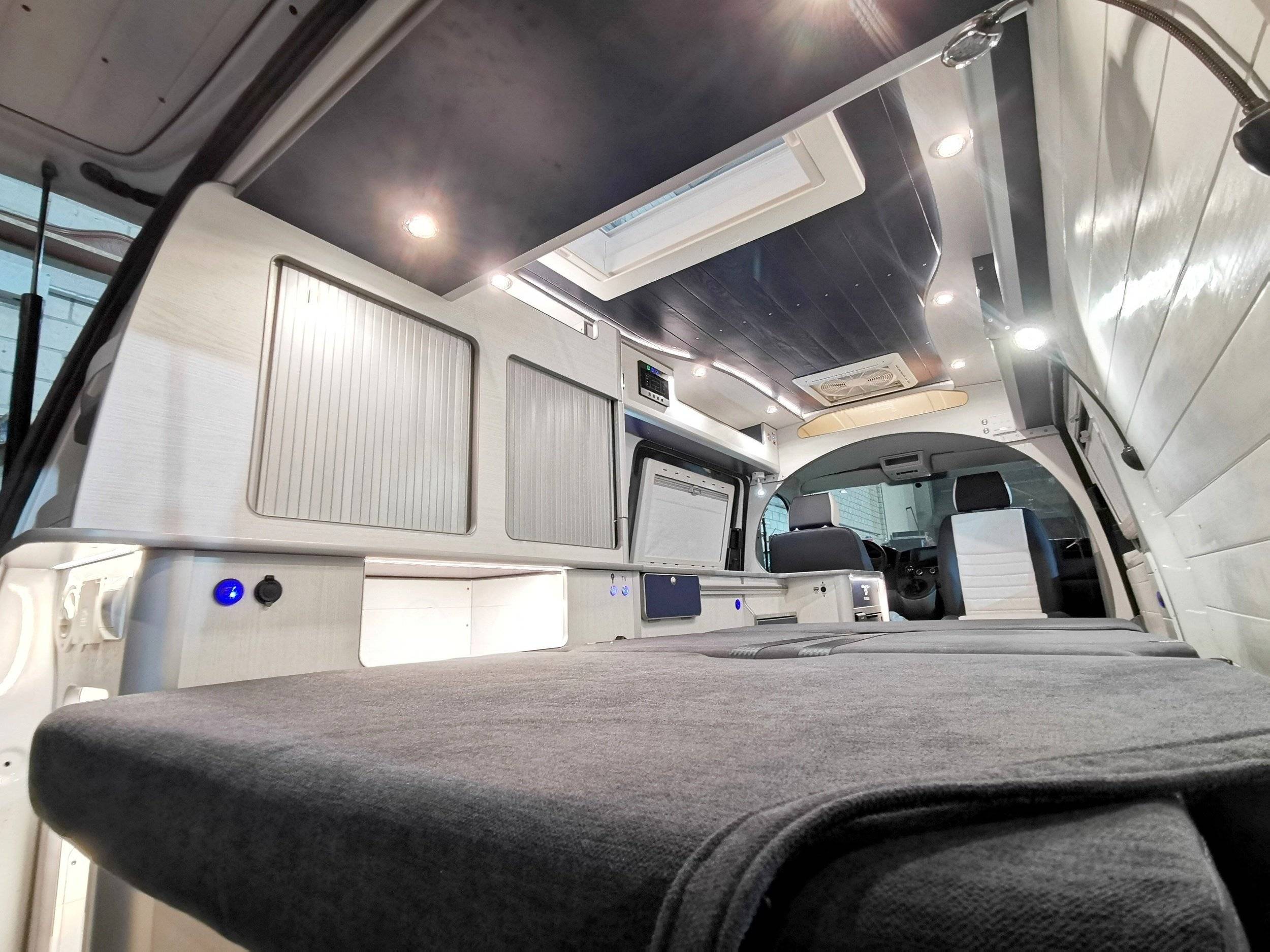 Schlafplätze VW T5 NEW GLORY - Yescapa
