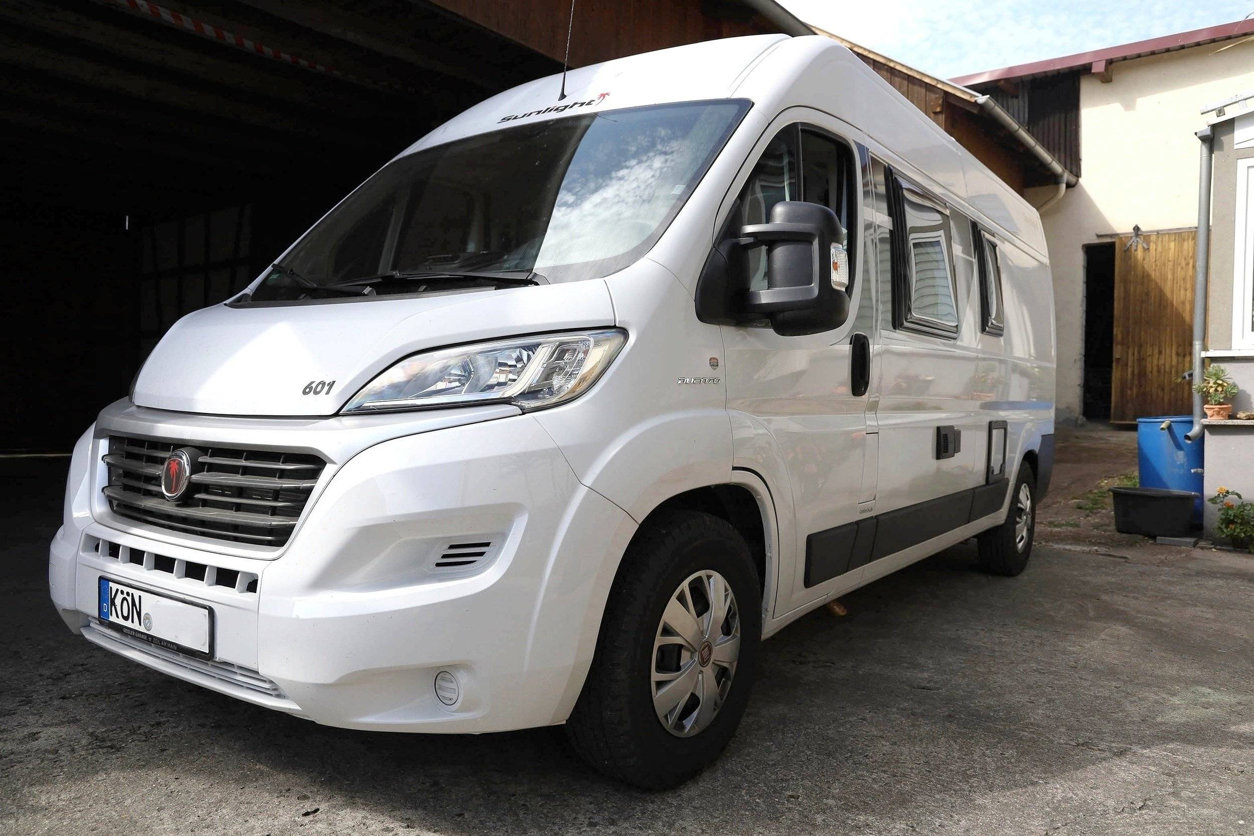 Front view from 3/4 Fiat Ducato 2,3l 130 PS - Yescapa