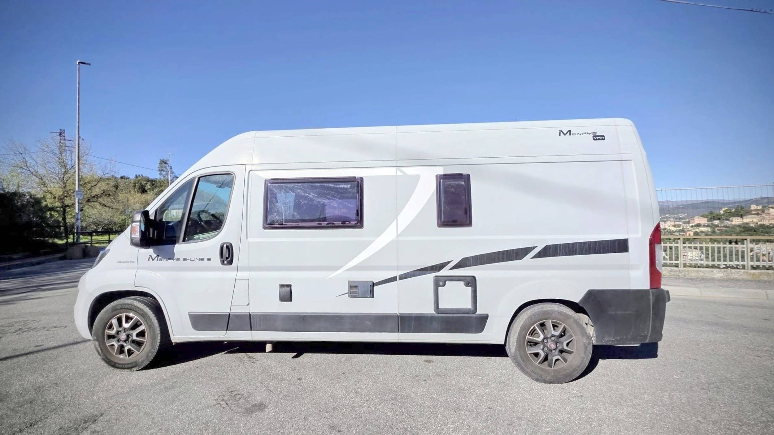 Front view from 3/4 Fiat Fiat ducato - Yescapa