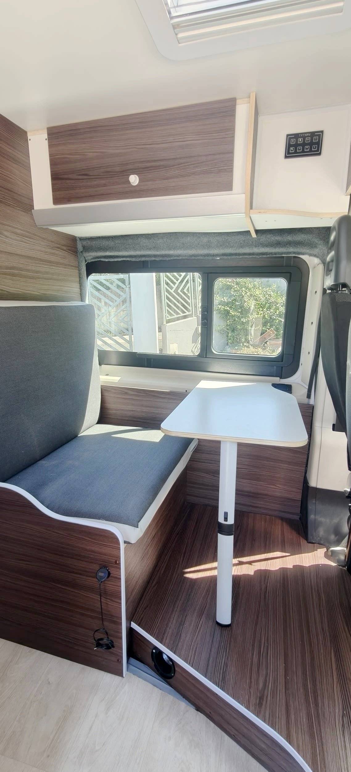 Dinette Fiat Ducato 2,3 l 150 ch/Al-Ko - Yescapa