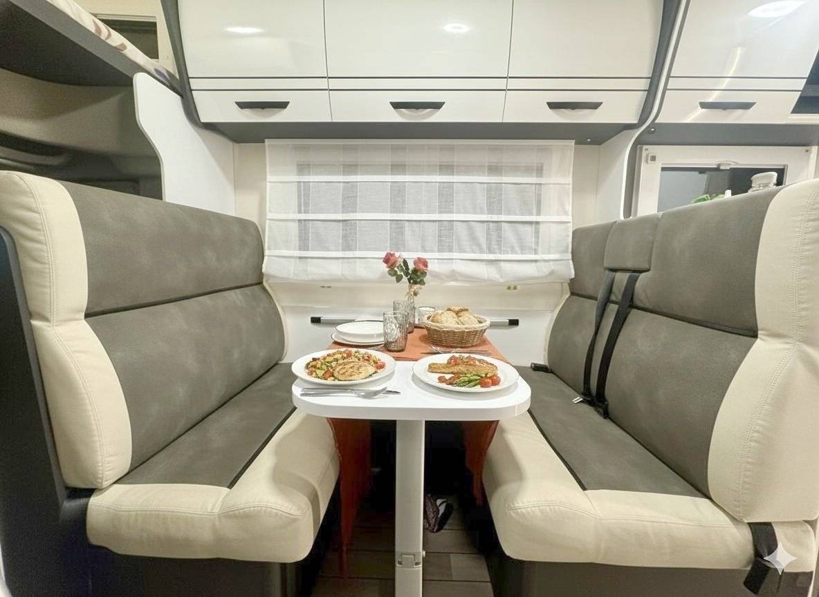 Coin repas Ford ford transit - Yescapa