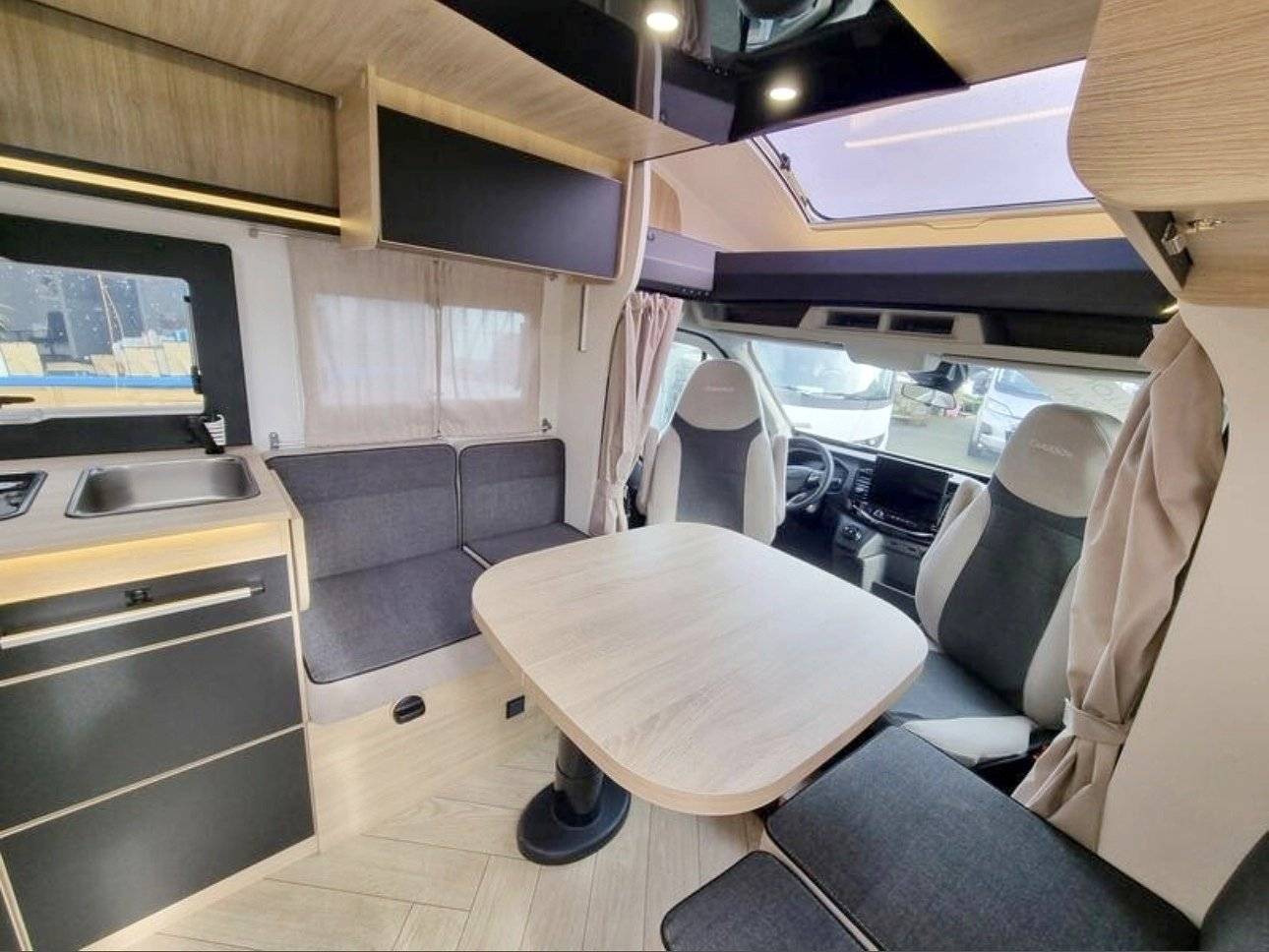 Coin repas Ford transit 170 - Yescapa