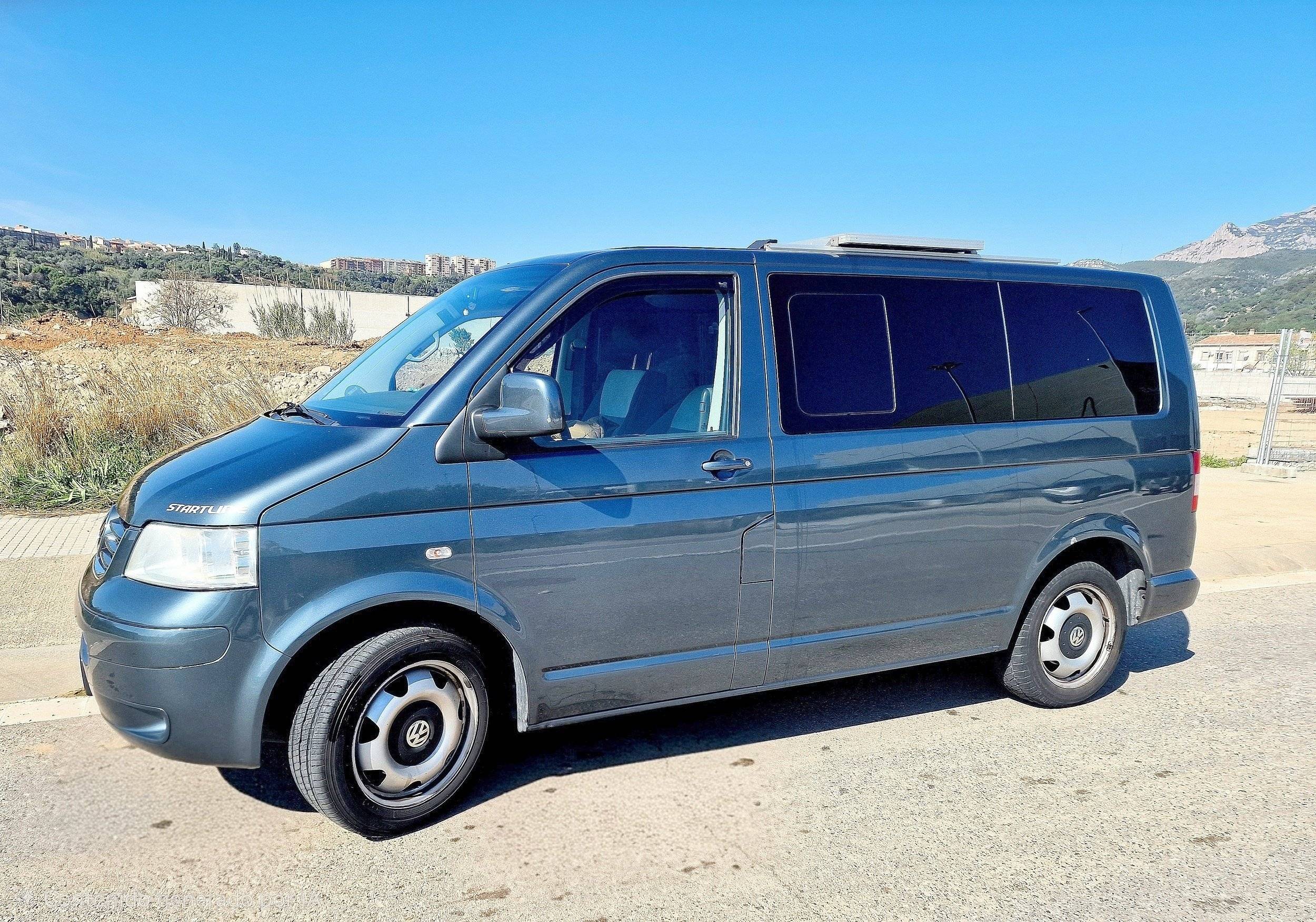 schräge Vorderansicht Volkswagen 2,5 l 130 ch - Yescapa