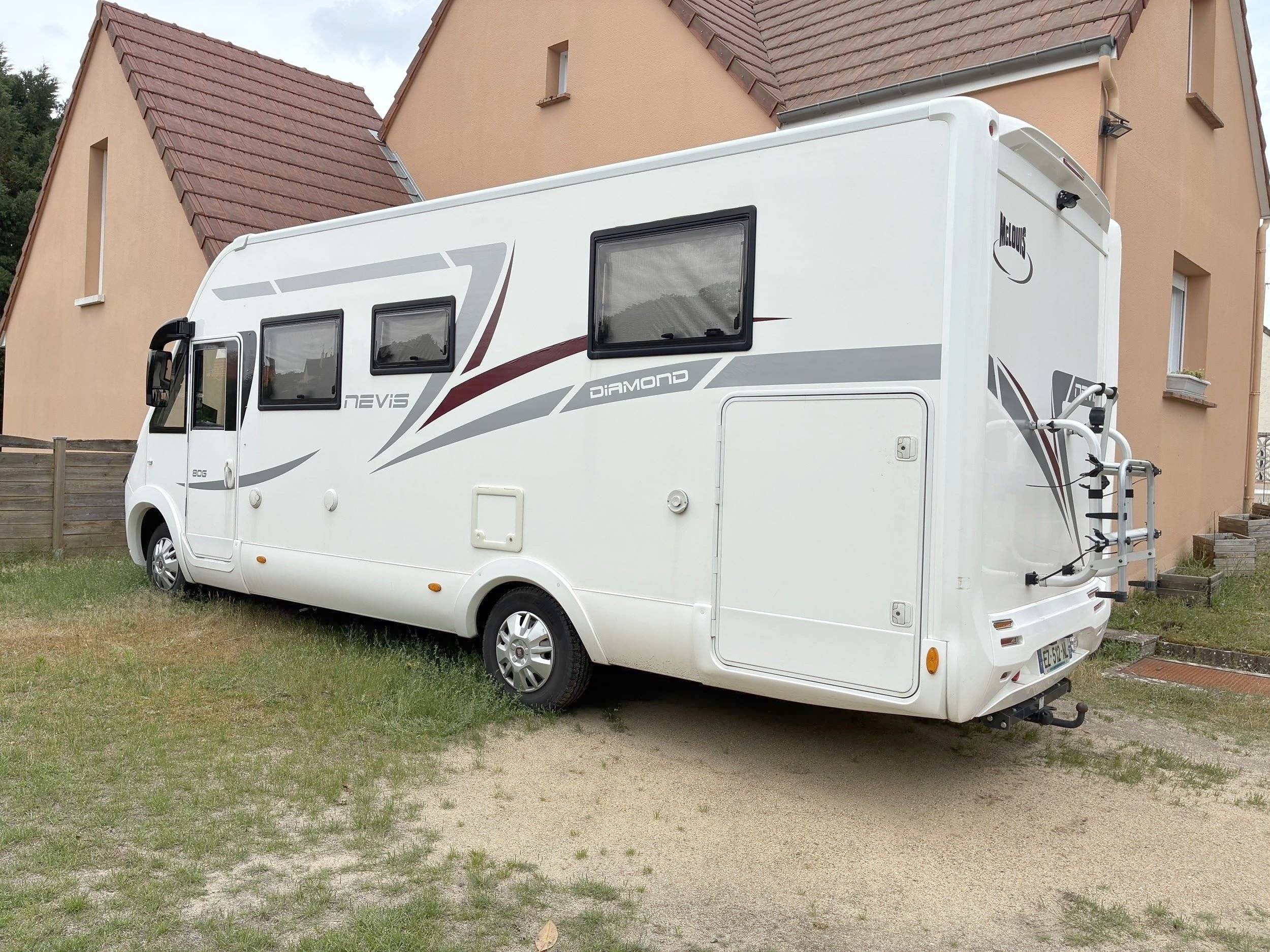 Vista de 3/4 Fiat Ducato 2,2 l Multijet 130 ch. - Yescapa