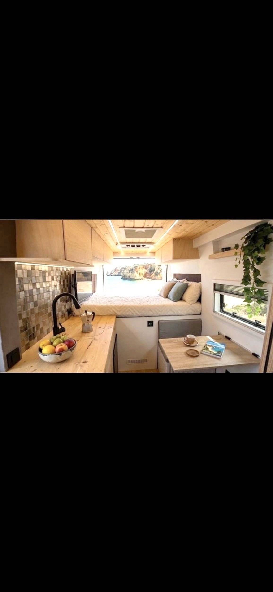 Dining Area Fiat 2,3 150cv - Yescapa