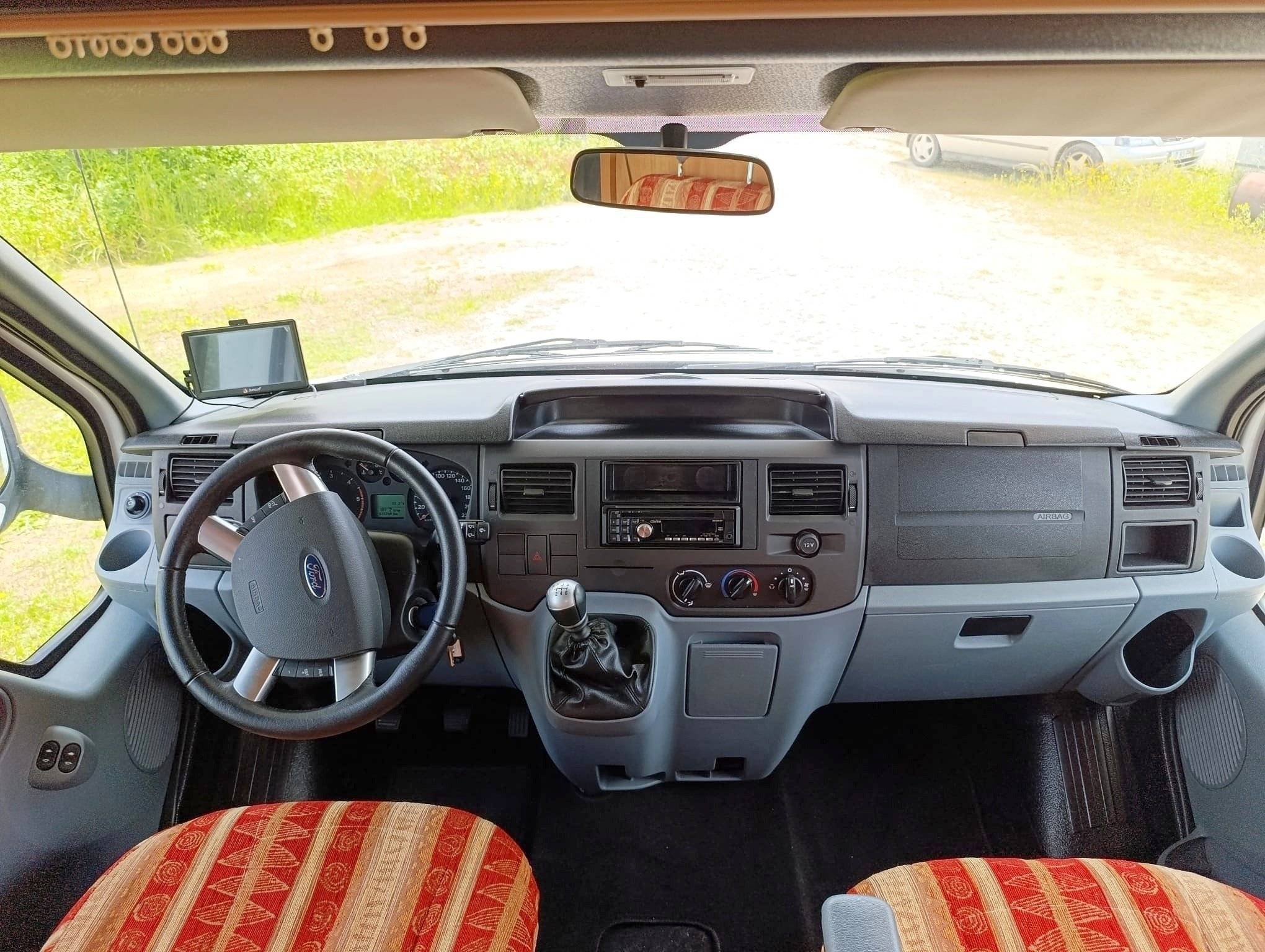 Challenger ford transit