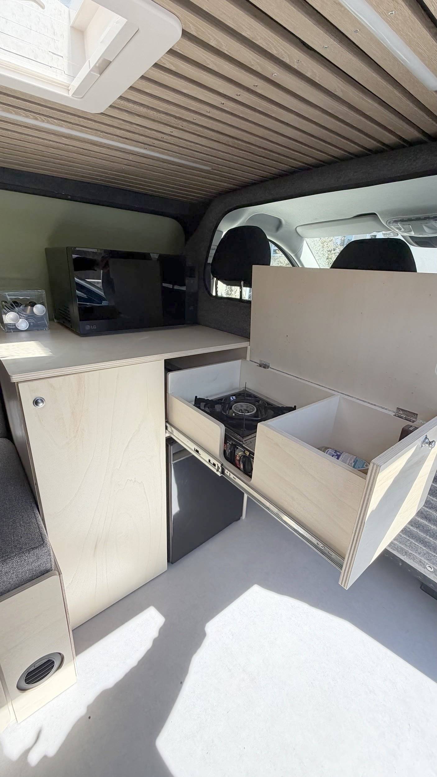 Área de jantar Mercedes Vito - Yescapa