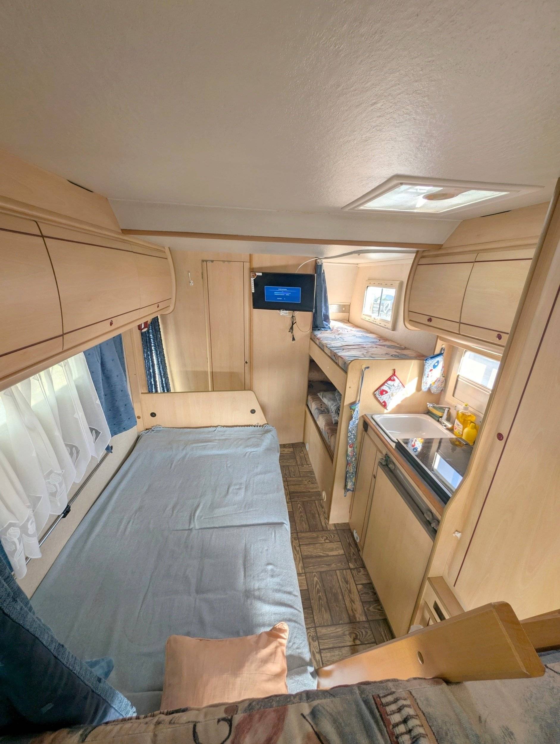 Berth Ford ford transit - Yescapa