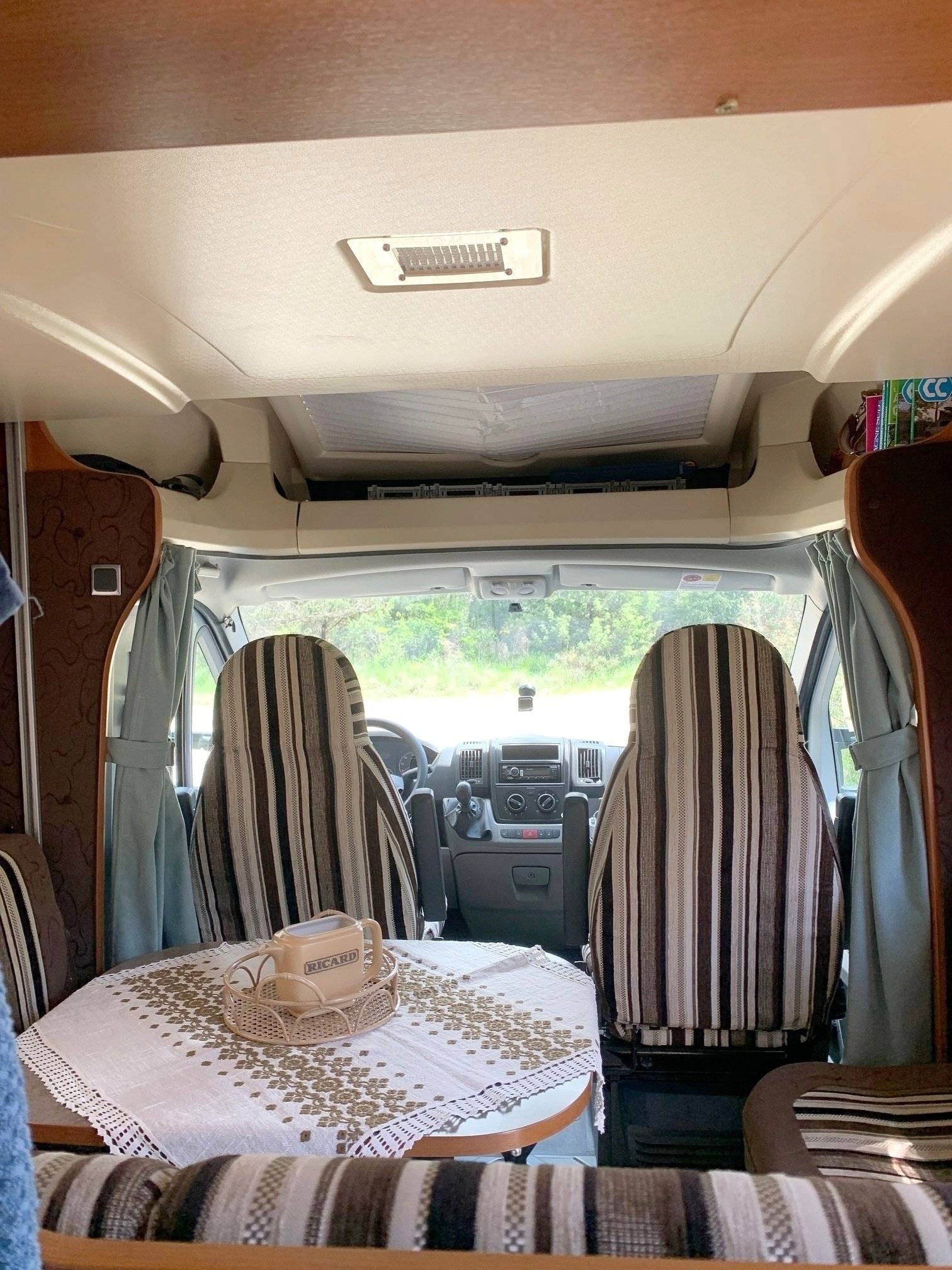 Dining Area Fiat Fiat ducato - Yescapa